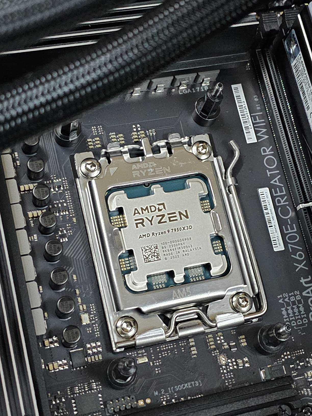 AMD Ryzen 9 7950X3D 16-Core, 32-Thread Desktop Processor customer photo 2