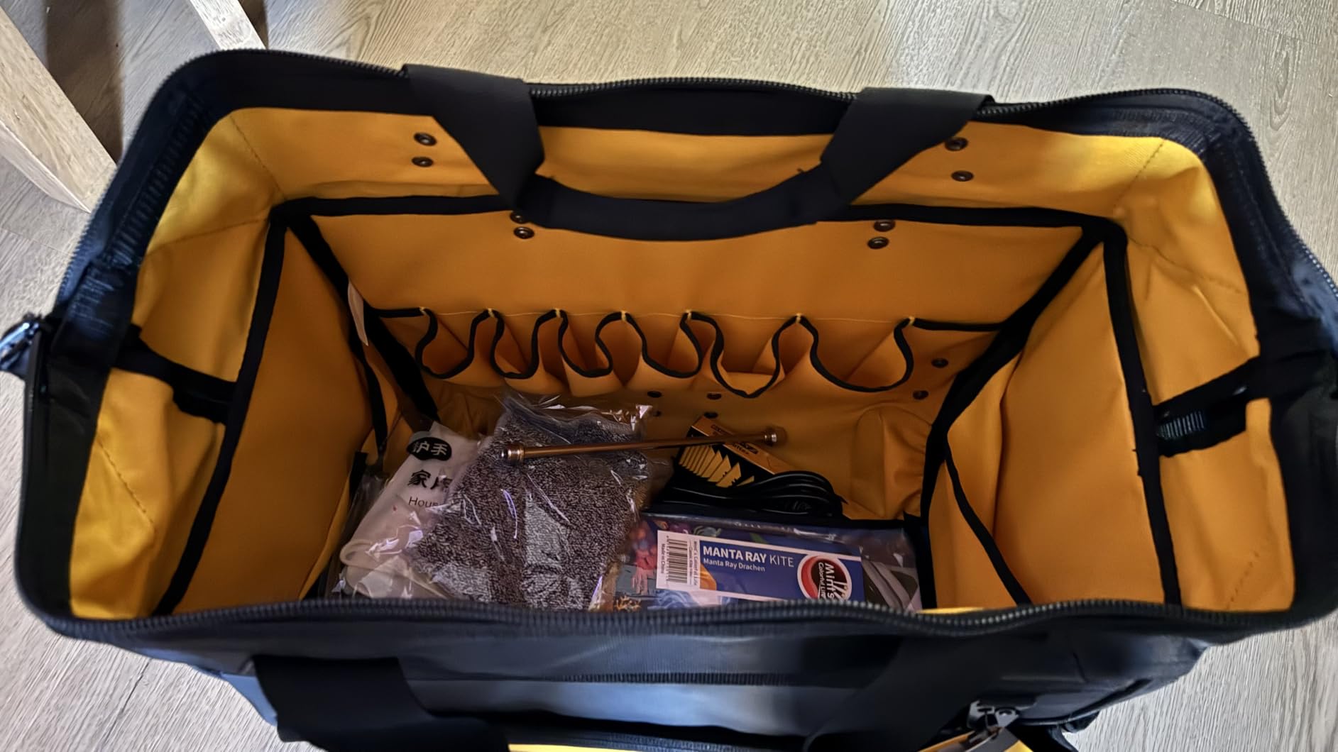 DEWALT 18 Inch Rolling Tool Storage Bag with 27 Pockets (DWST560107) customer photo 1