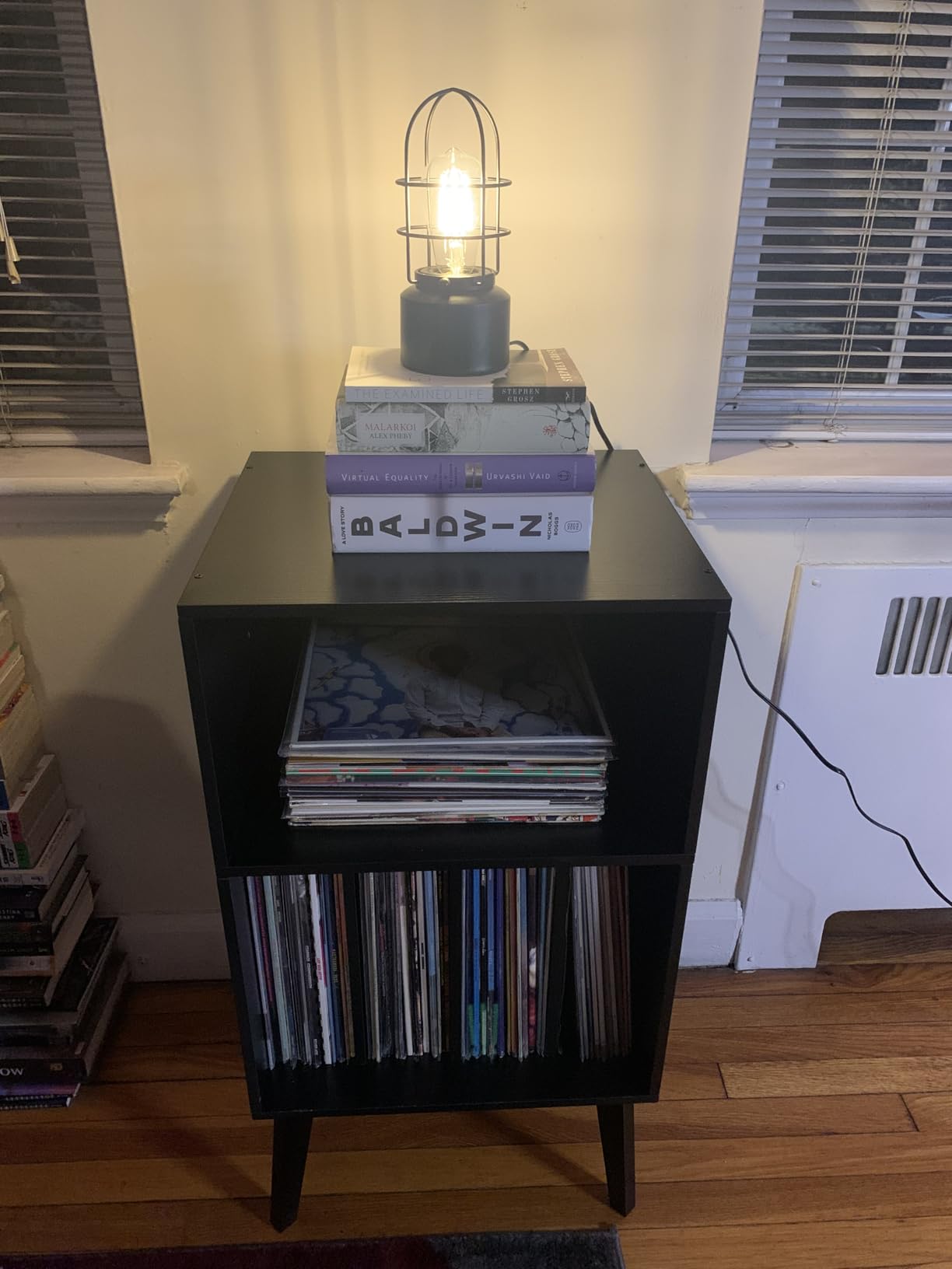 Lerliuo Record Player Stand, Black Turntable Stand Holds up to 160 Albums | Mid-Century Vinyl Storage Cabinet Table, Solid Wood Legs, Record Player Holder Dispaly Shelf for Bedroom Living Room customer photo 1