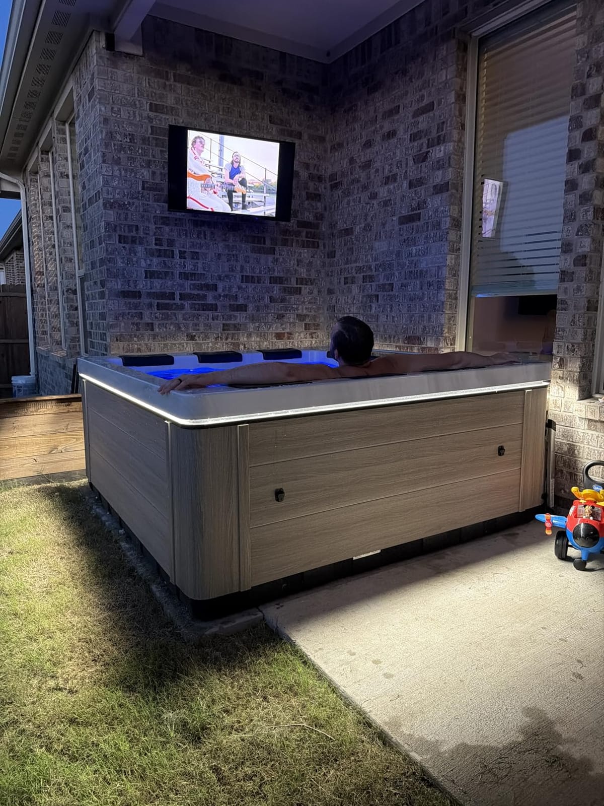 Comfort Hot Tubs - 6 Person Luxury Outdoor Portable Spa - 44 Jets - Above Ground Hot Tub customer photo 2