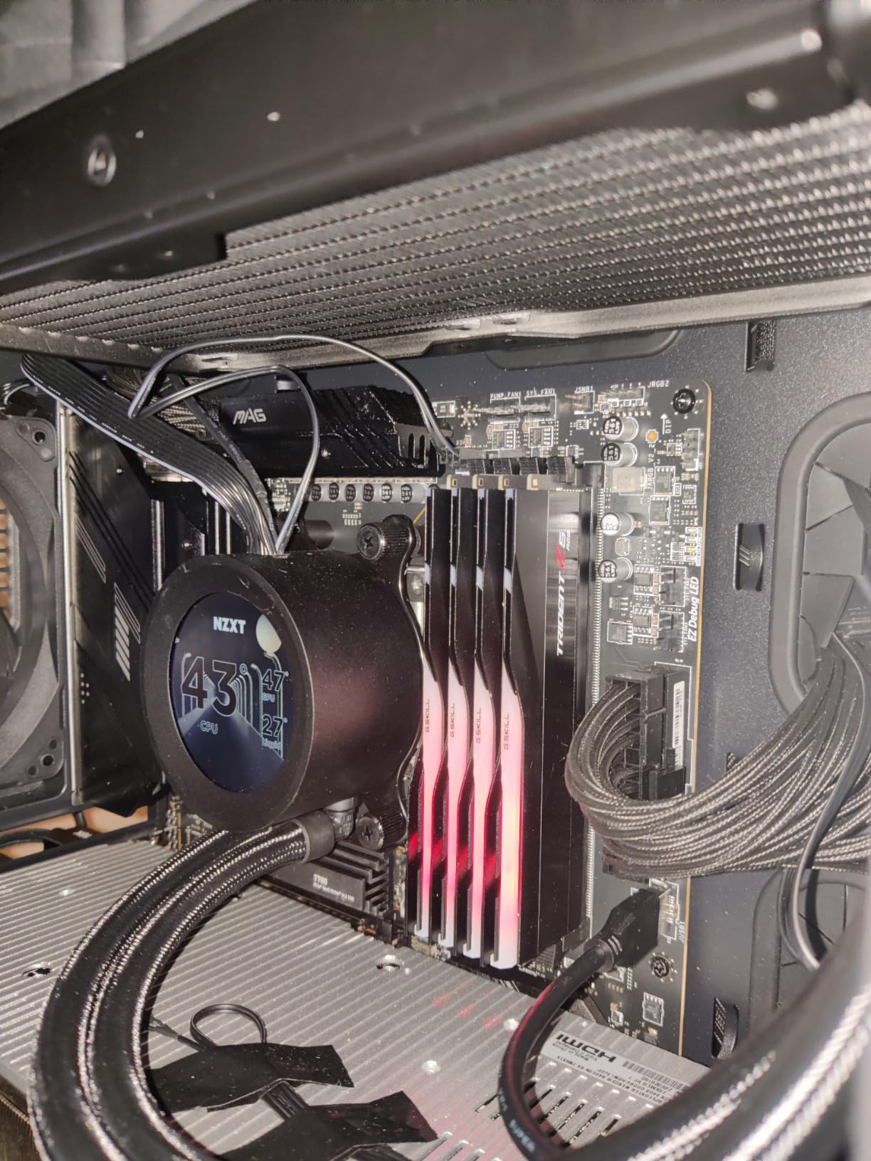 MSI MAG X670E Tomahawk WiFi Gaming Motherboard (AMD Ryzen 9000/8000/7000 Series Processors, AM5, DDR5, PCIe 5.0, SATA 6Gb/s, M.2, USB 3.2 Gen 2, Wi-Fi 6E, Bluetooth 5.3, 2.5Gbps LAN, HDMI/DP, ATX) customer photo 1