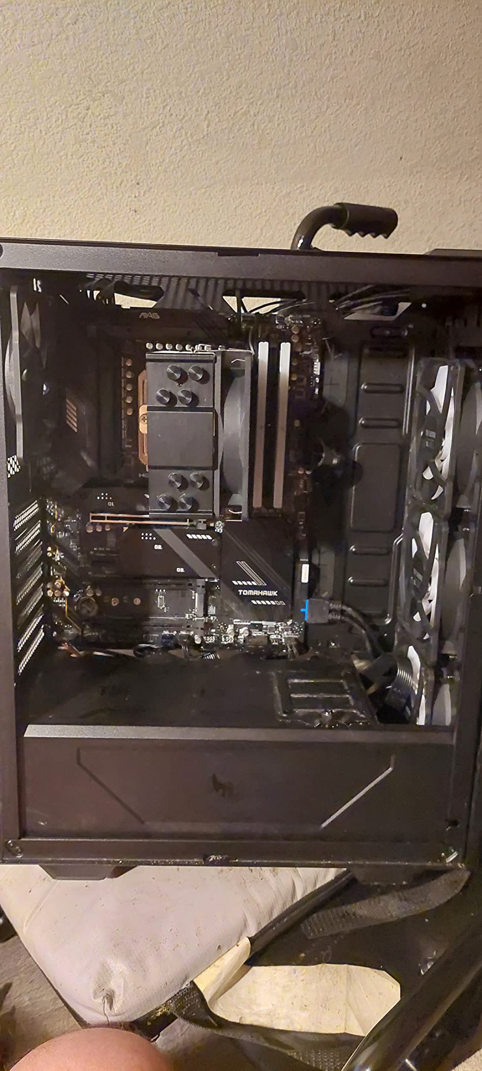 MSI MAG X670E Tomahawk WiFi Gaming Motherboard (AMD Ryzen 9000/8000/7000 Series Processors, AM5, DDR5, PCIe 5.0, SATA 6Gb/s, M.2, USB 3.2 Gen 2, Wi-Fi 6E, Bluetooth 5.3, 2.5Gbps LAN, HDMI/DP, ATX) customer photo 2