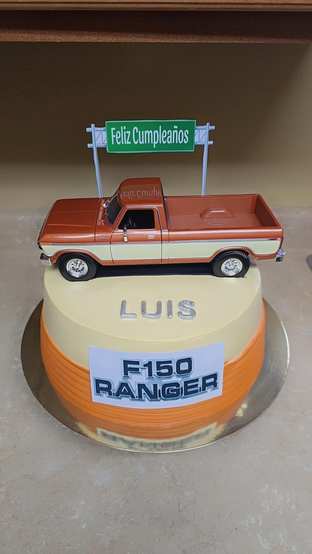 Maisto 1:18 Scale Model Compatible with Ford Replica Miniature Model Classic Vintage Collectible F150 Pick-up 1979 (Cream) customer photo 2