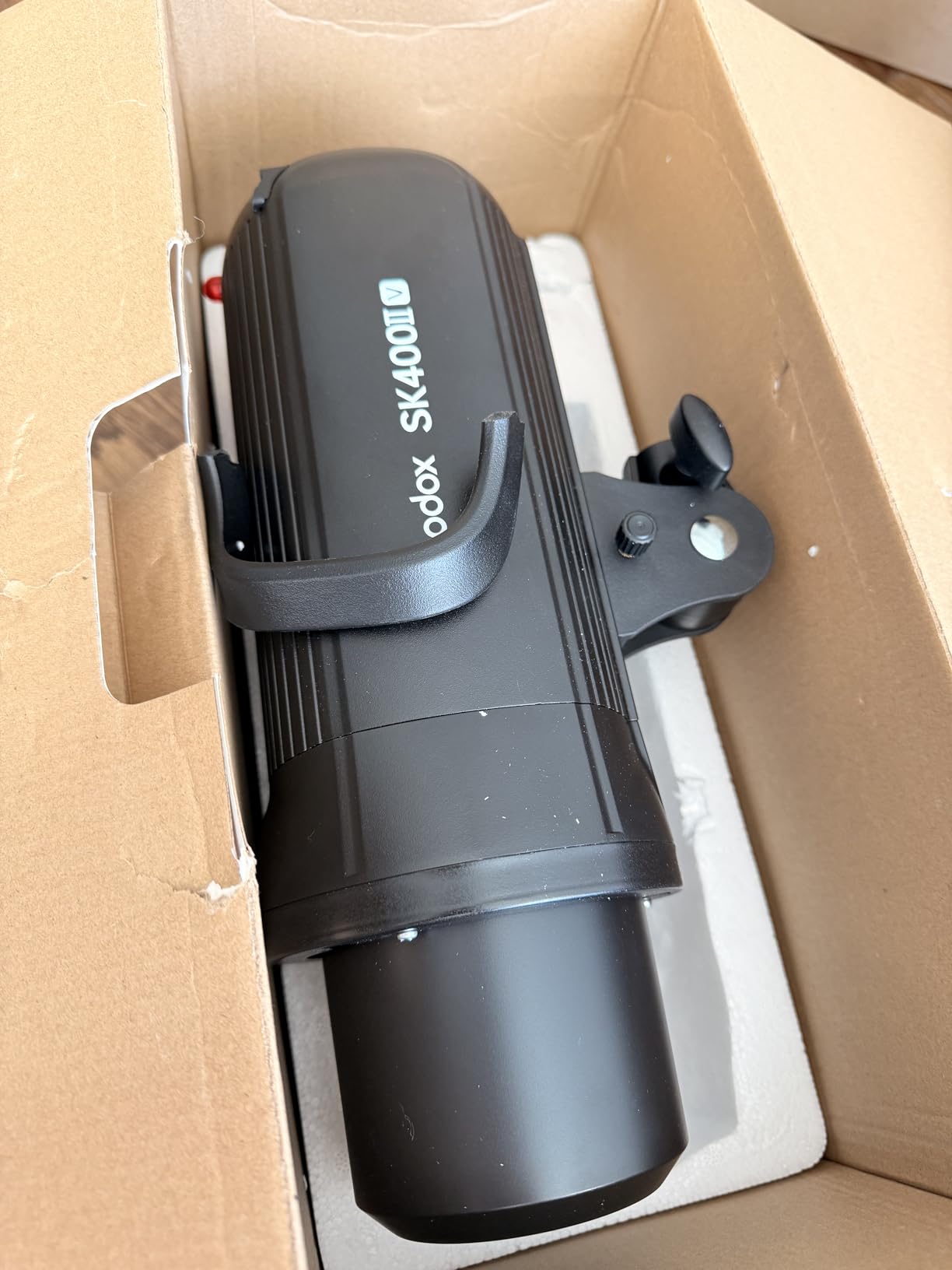 Godox SK400II-V 400Ws Photo Studio Strobe Monolight with Bowens Mount & LED | GN65, 0.1-1.5s Recycle Time, 10W LED Modeling Lamp customer photo 2