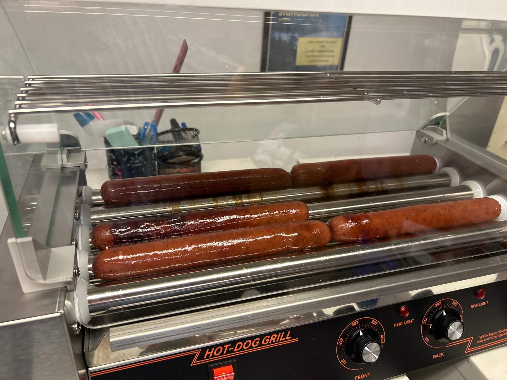 VEVOR Hot Dog Roller 5 Rollers 12 Hot Dogs Capacity, 750W Stainless Sausage Grill Cooker Machine with Dual Temp Control Glass Hood customer photo 1