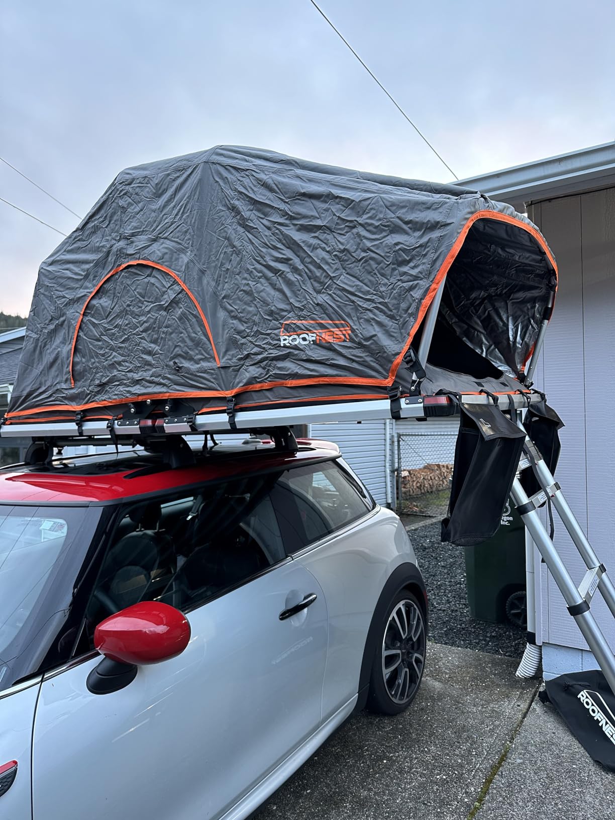 Meadowlark Soft Shell Roof Top Tent for Car Camping and Overlanding, Lightweight, Waterproof, 2 Person Tent, Easy Assembly, Universal Mounting Brackets Included customer photo 1