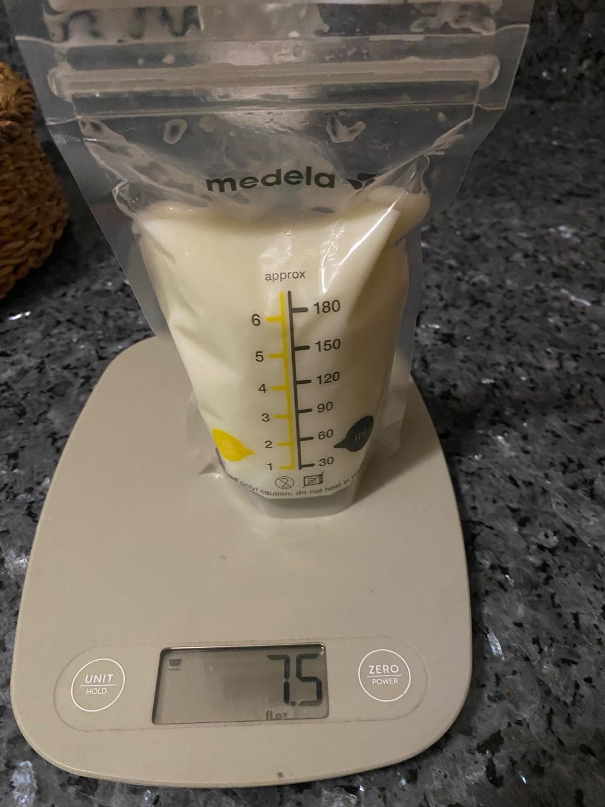 Medela Breastmilk Storage Bags, 200 Count, Ready to Use Breast Milk Storing Bags for Breastfeeding, Self Standing Bag, Space Saving Flat Profile, Hygienically Pre-Sealed, 6 Ounce customer photo 2