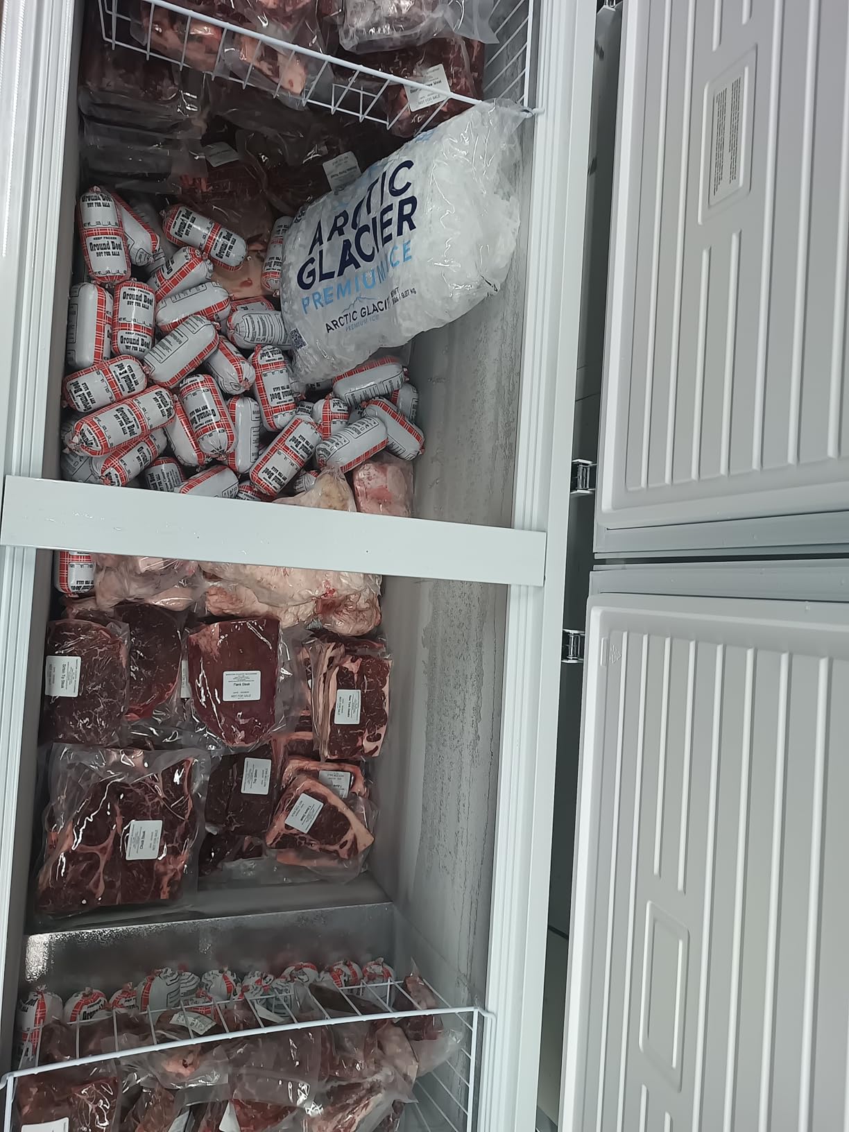 Hamilton Beach 14 cu ft Chest Freezer - White, Large Storage for Families, Space-Saving Flat Back, Front Drain, Garage Ready customer photo 1