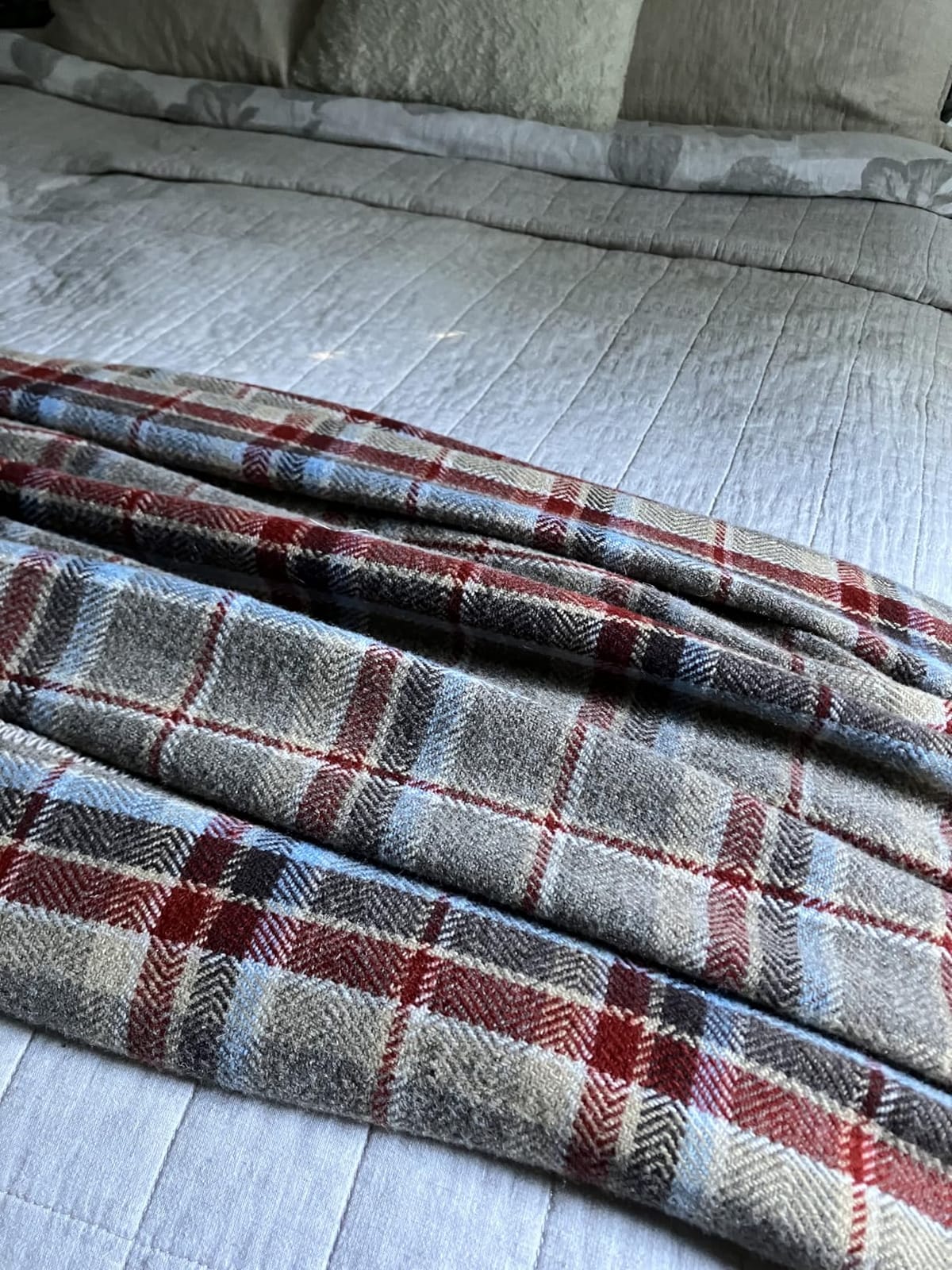 Eco-Wise 100% Wool Blanket, Responsibly Sourced, Heirloom Quality | Washable All Season Blanket, Full/Queen 90