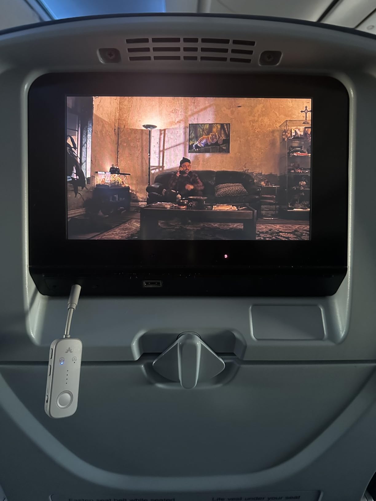 Avantree Relay - Airplane Bluetooth Adapter for 2 AirPods or Headphones | Qualcomm aptX Adaptive, 25H Battery, Firmware Upgrades, Volume Controls, 3.5mm AUX Audio Transmitter for Flight Travel & Gym customer photo 1