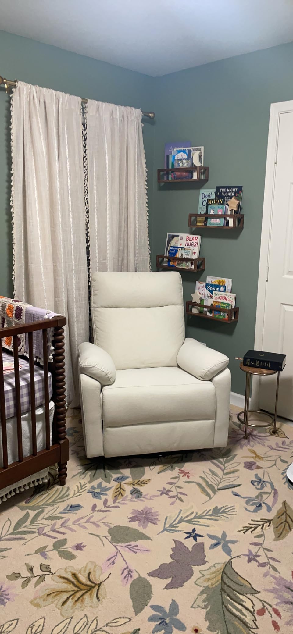 Davinci Suzy Recliner Glider w/ 360° Swivel, Manual, Vanilla | GREENGUARD Gold & CertiPUR-US Certified - Ultra Cozy Recliner Chair for Nursery & Living Room - Manual Recliner customer photo 2