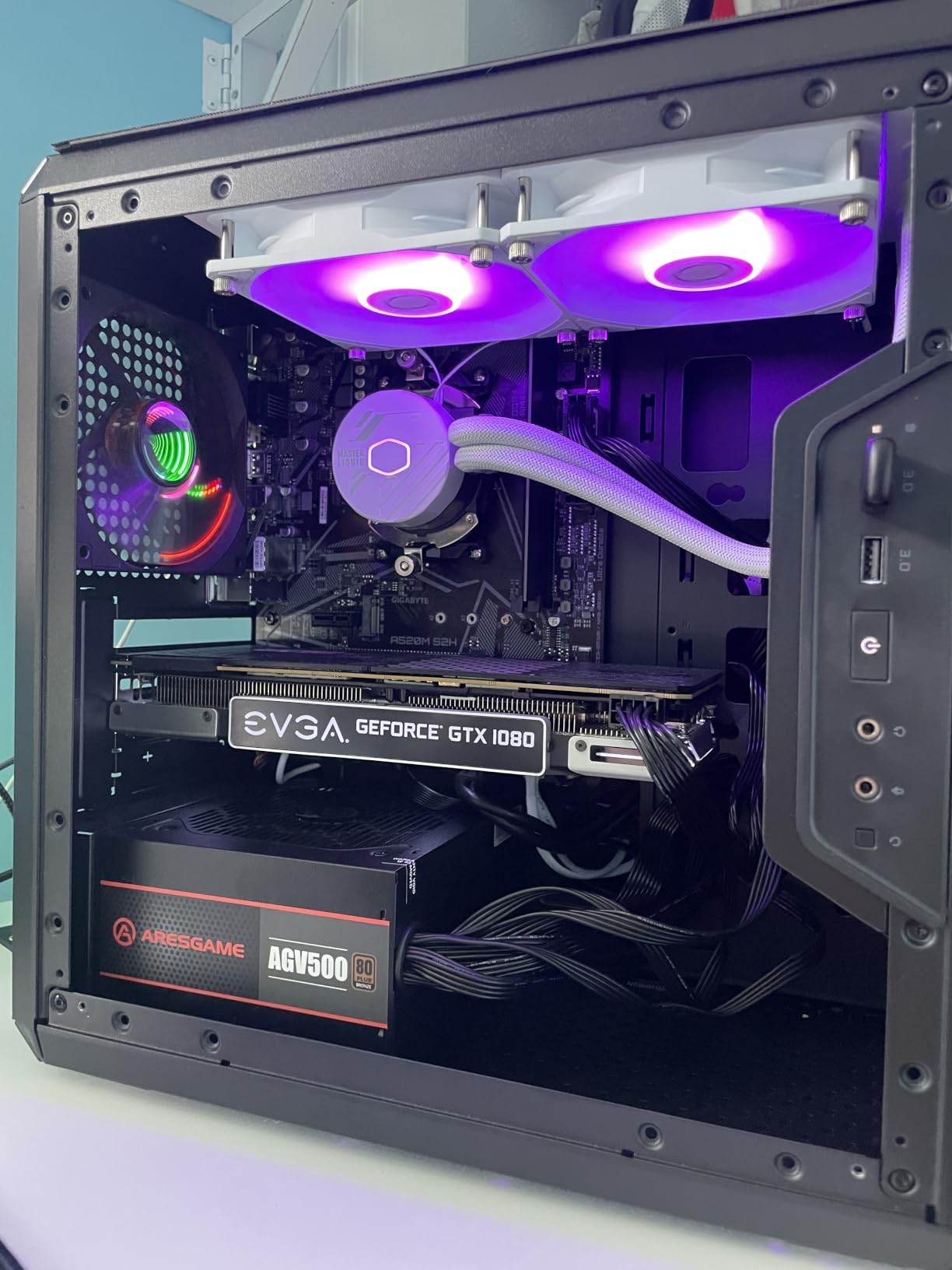 Cooler Master 240L Core AIO CPU Liquid Cooler, 240mm Radiator, 2x ARGB PWM Fans, Gen S Dual-Chamber Pump, AMD AM5/AM4, Intel LGA 1851/1700 White customer photo 1