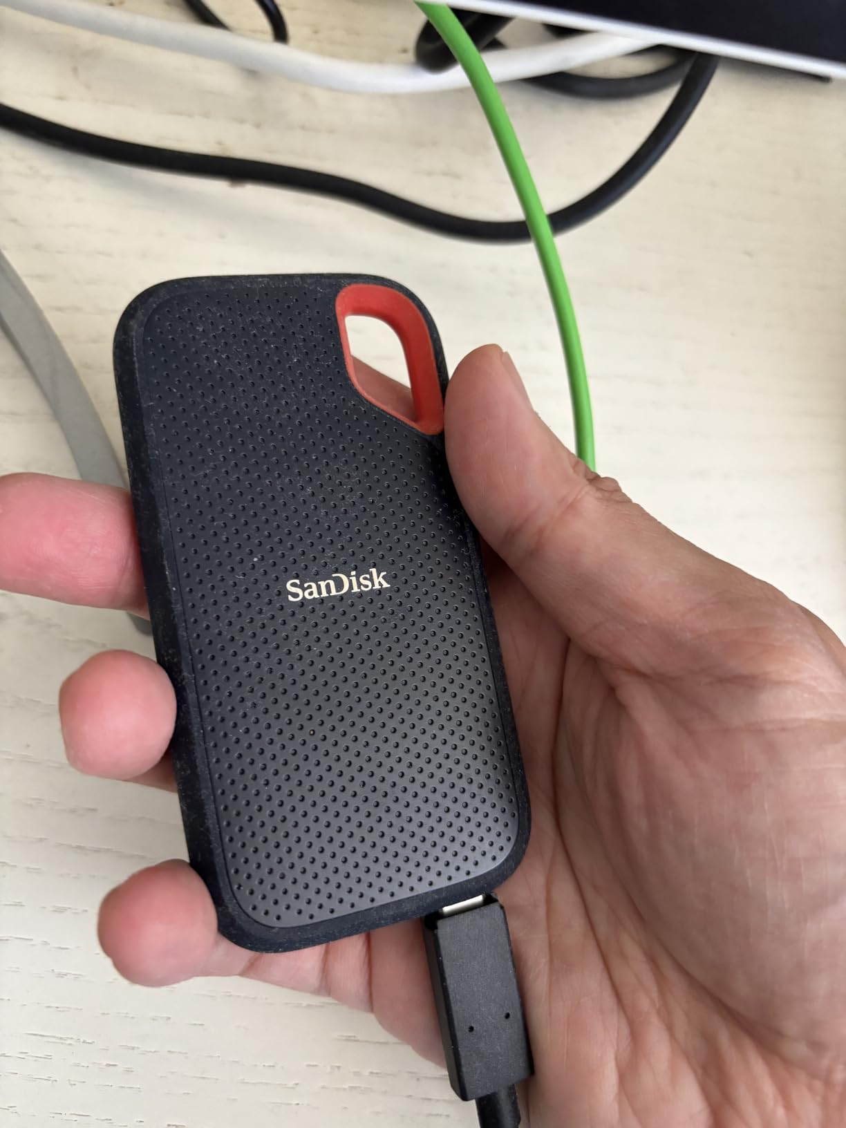 SanDisk 2TB Extreme Portable SSD (Old Model) - Up to 1050MB/s, USB-C, USB 3.2 Gen 2, IP65 Water and Dust Resistance - SDSSDE61-2T00-G25M customer photo 1