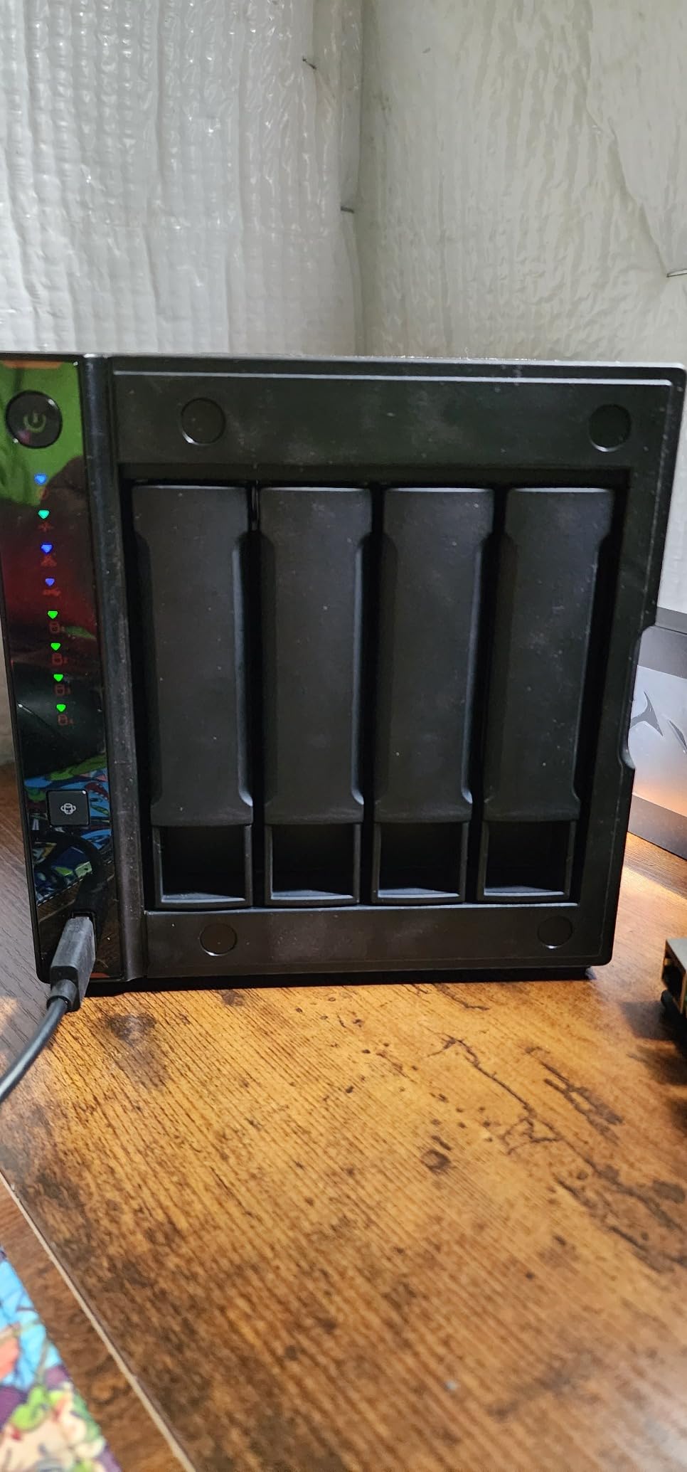 Asustor AS5404T, 4 Bay NAS, Intel Quad-Core 2.0GHz CPU, 4X M.2 NVMe SSD Slots, 2 x 2.5 GbE Ports, 4 GB DDR4 RAM (Diskless) customer photo 1
