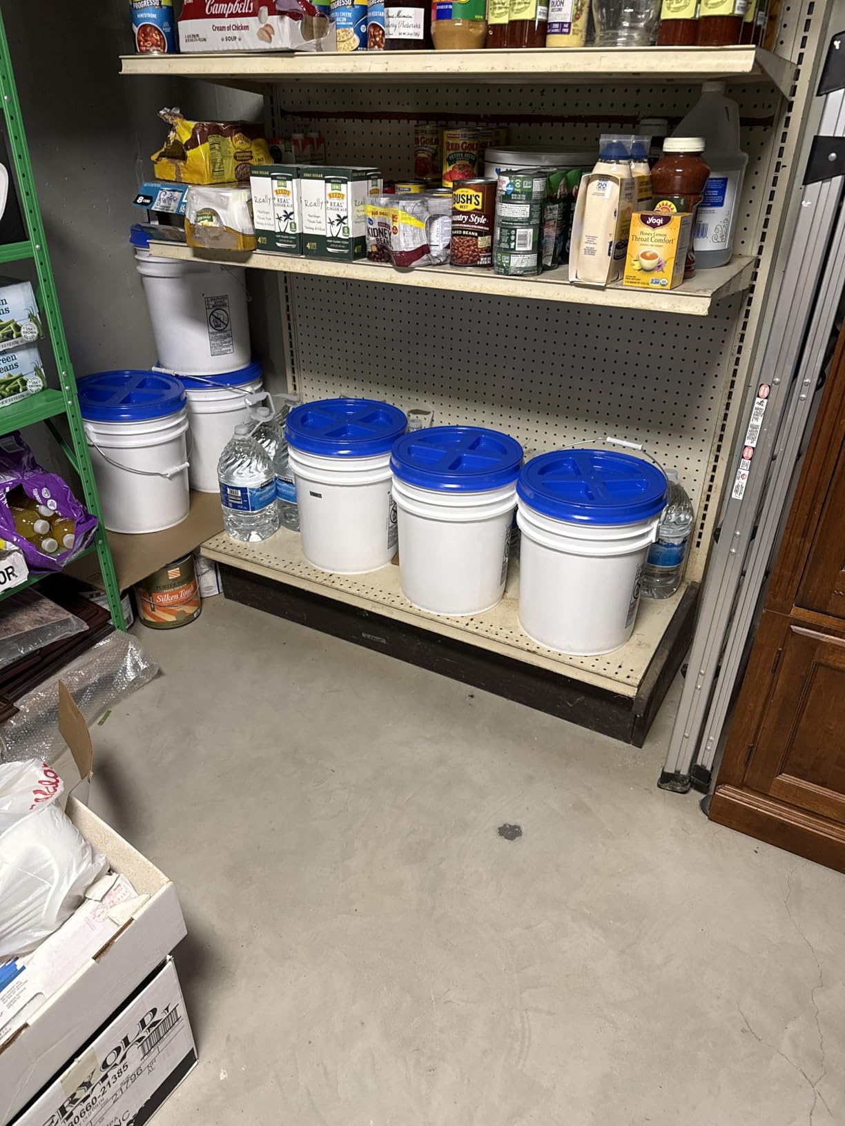 5 Gallon Bucket - Food Grade w/Lid BPA-Free, White/White, 6 | Airtight Gamma Seal Screw-On Lid, Heavy-Duty 90 Mil HDPE Plastic, Food Safe and Durable Container, Bulk Storage, Made in USA customer photo 2