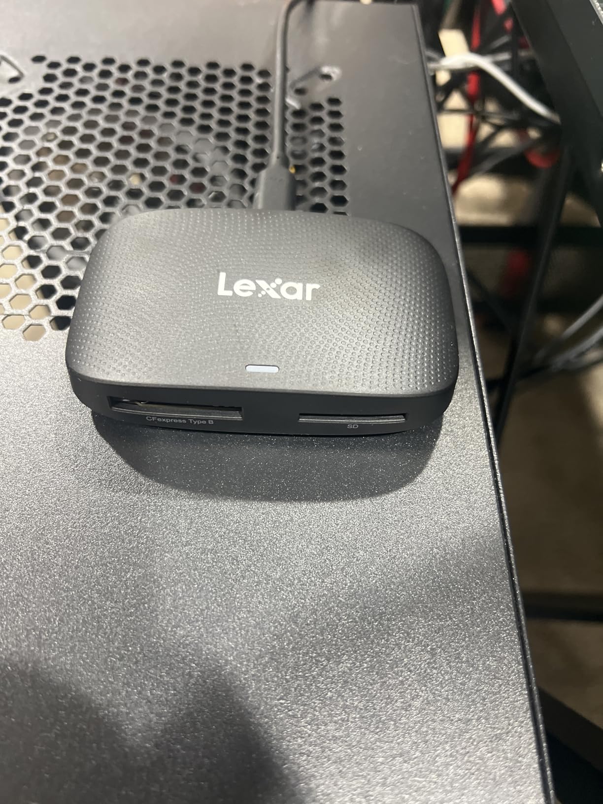 Lexar CFexpress Type B/SD Card Reader, Up to 10Gbps, USB 3.2 Gen 2 | Designed for CFexpress Type B & SD Cards, Dual-slot Simultaneous Offload, Includes USB-C/A Adapter, LRW520U-RNBNG customer photo 1