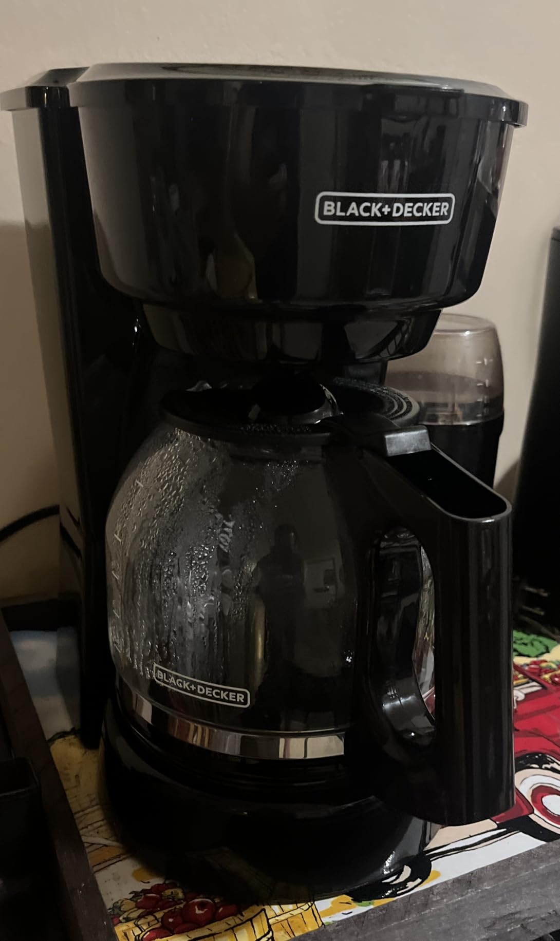 BLACK+DECKER 12-Cup Coffee Maker with Easy On/Off Switch, Easy Pour, Non-Drip Carafe with Removable Filter Basket, Vortex Technology customer photo 1