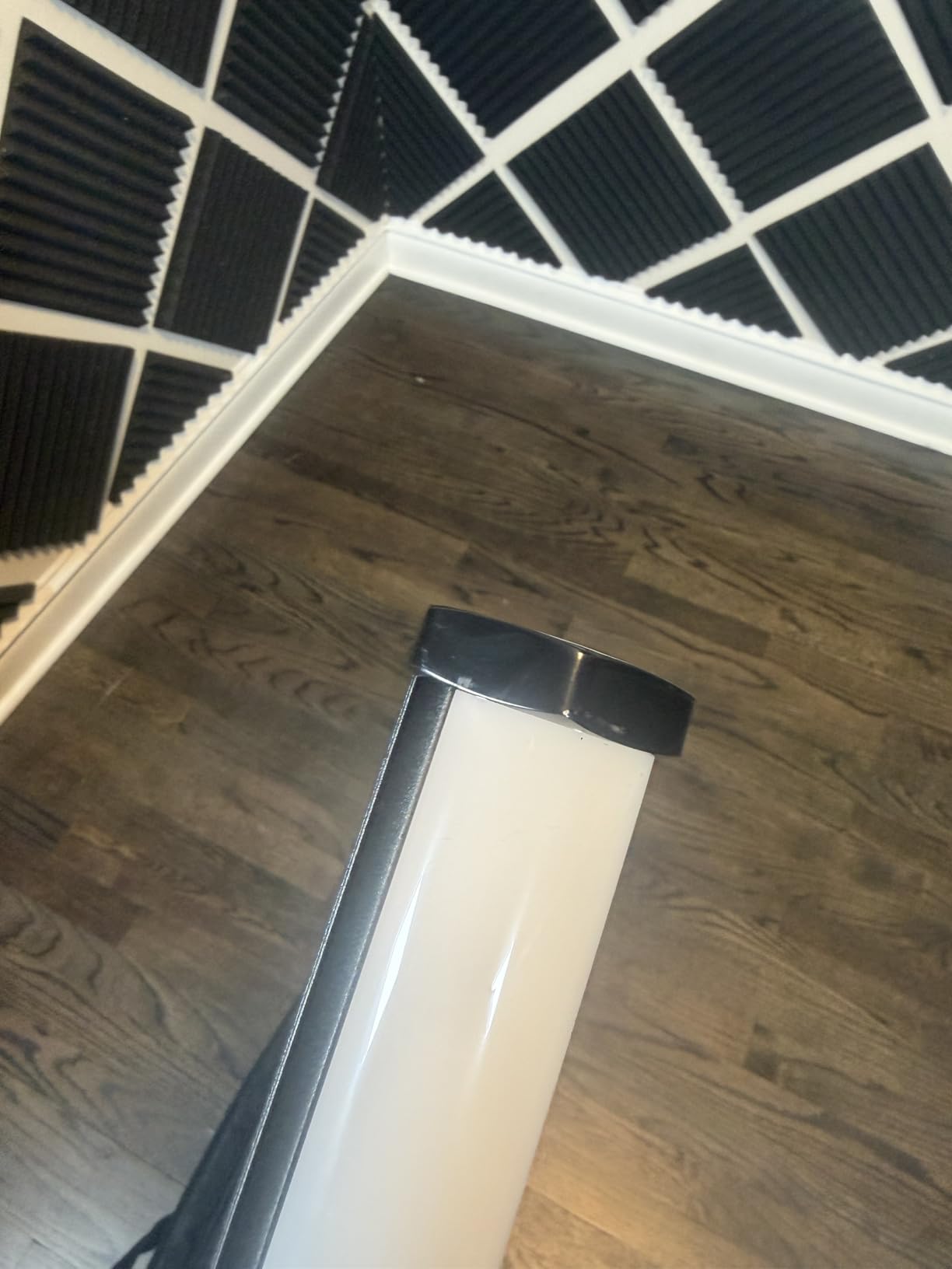 Lume Cube RGB 4' XL Tube Light for Photo & Video | RGBWW Full Color Tube Light | Bluetooth App Controlled | Millions of Colors | Aluminum Durable Design | 97+ CRI customer photo 2