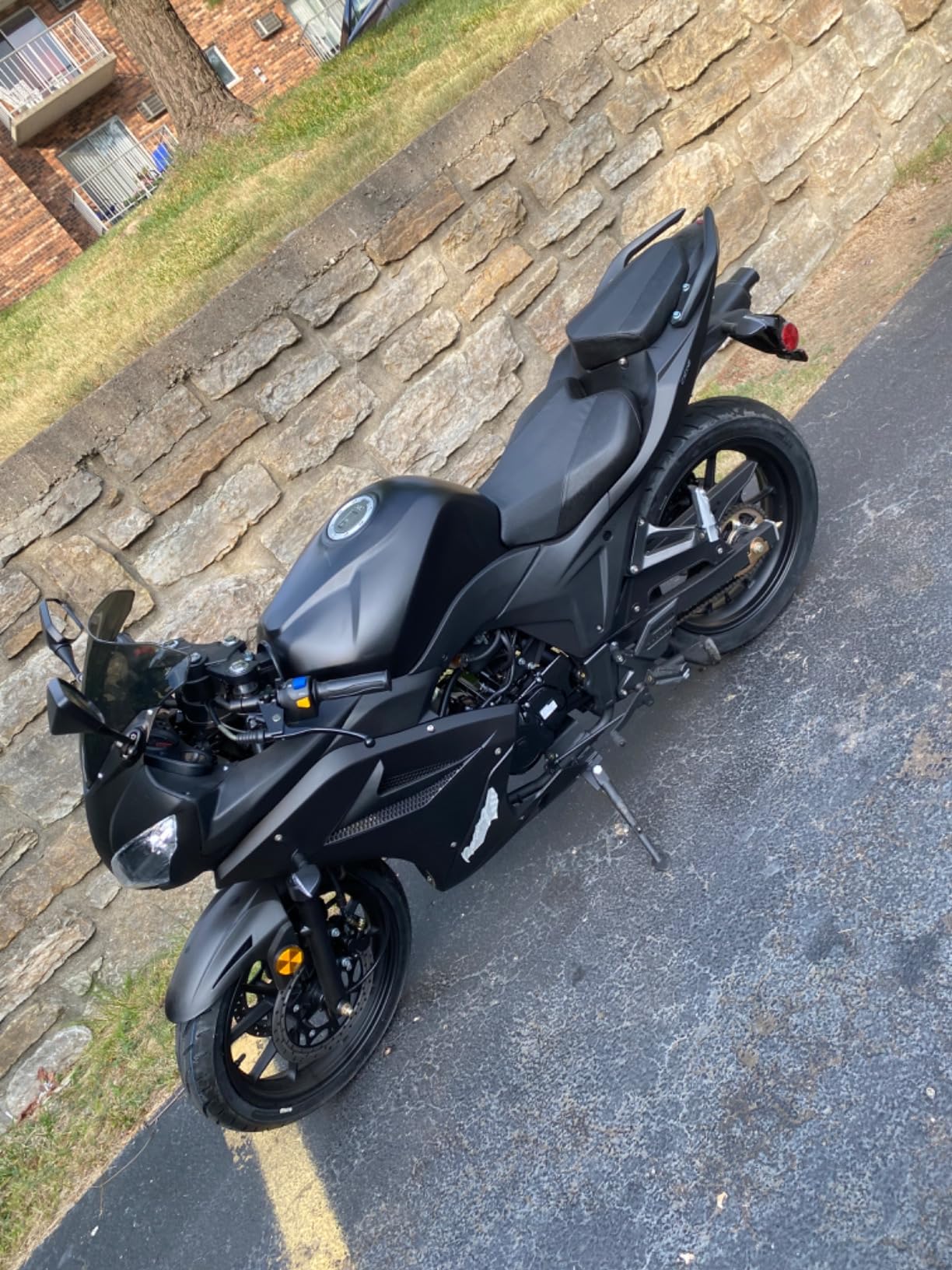 HHH 125cc Motorcycle with Manual Transmission for Adult Sports Bike Venom 125cc Scooter with led Lights and 17 inches Wheels (Factory Packaged) (Black Color) customer photo 1