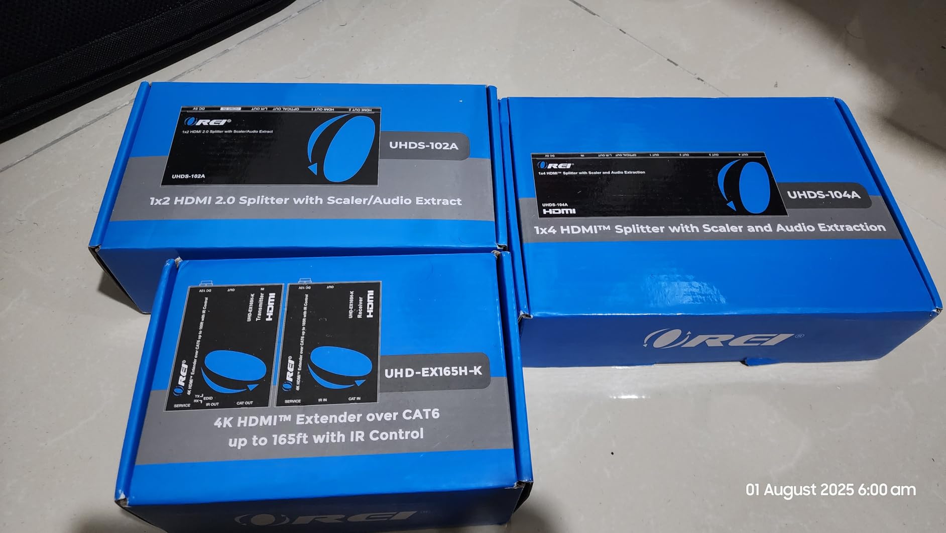 OREI 1x4 2.0 HDMI Splitter with Scaler Audio Extractor 4 Ports with Full Ultra HDCP 2.4K at 60Hz & 3D Supports EDID Control - UHDS-104A customer photo 2