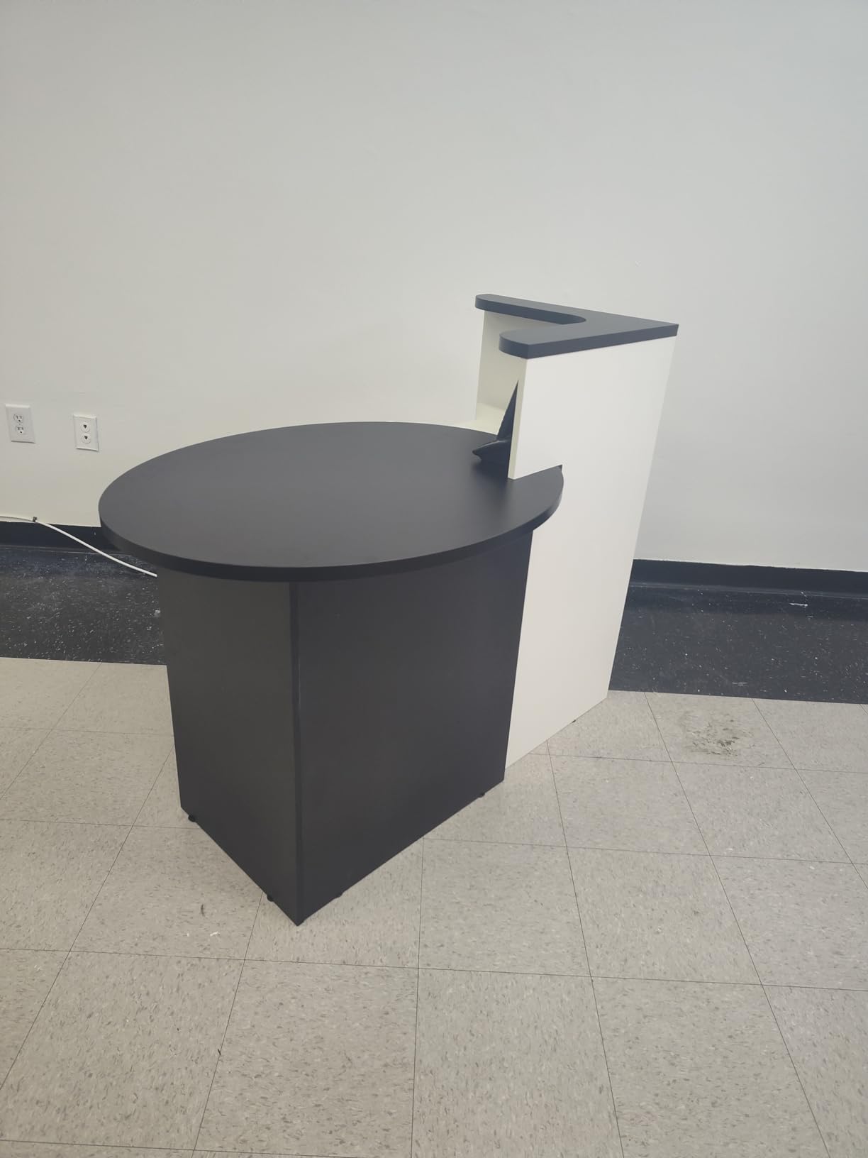 Tangkula Reception Desk, Front Counter Desk with Lockable Drawer & Adjustable Shelf, Oval Desktop, Retail Counter for Checkout, Computer Workstation for Salon Lobby Office, Home Office Desk customer photo 1