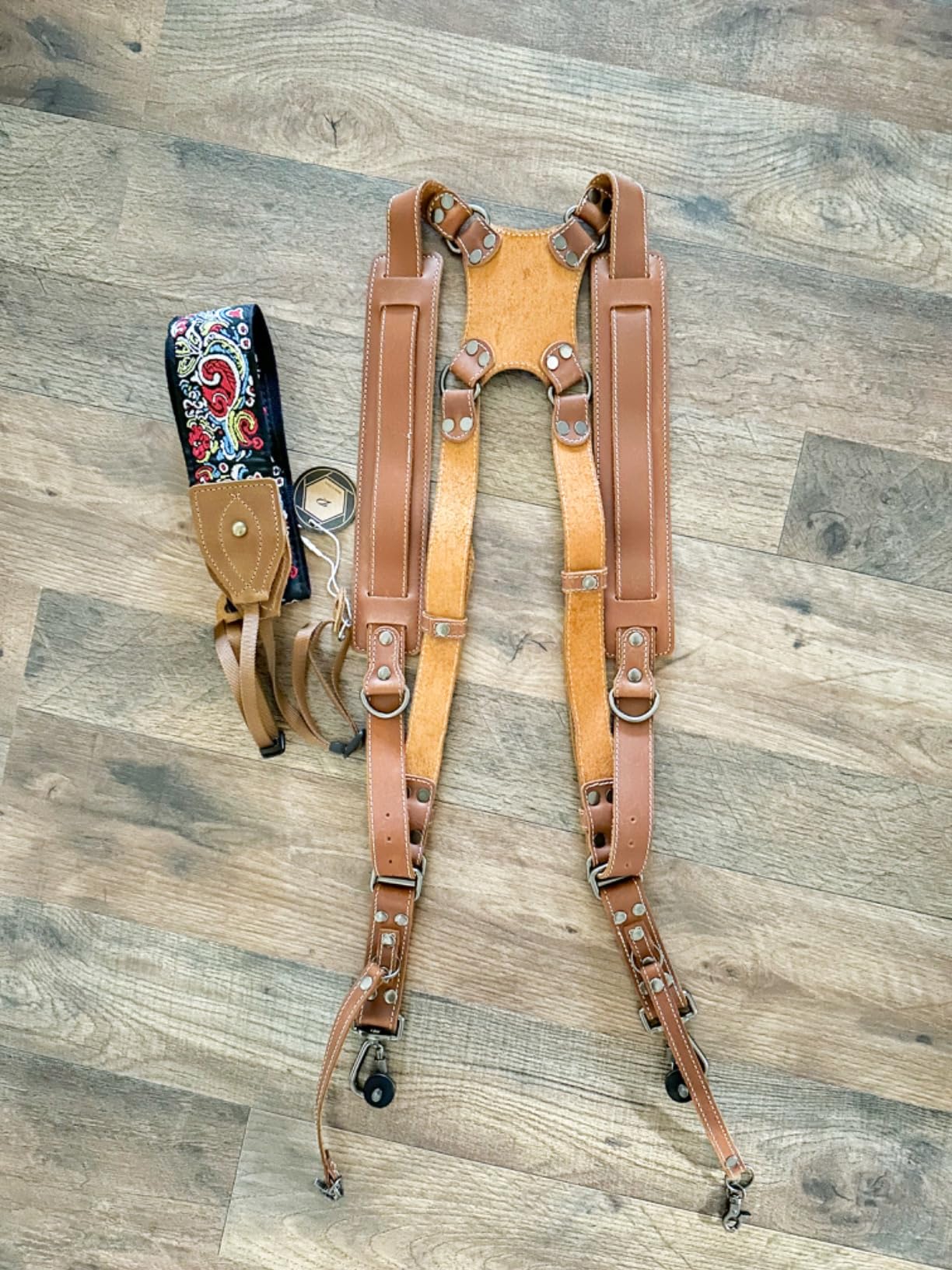 Padwa Lifestyle Tan Dual Camera Harness Strap for Two-Cameras - Dual Shoulder Full Grain Leather Harness,Multi Double Camera Gear for DSLR/SLR Strap,Double Camera Harness for Photographers customer photo 1