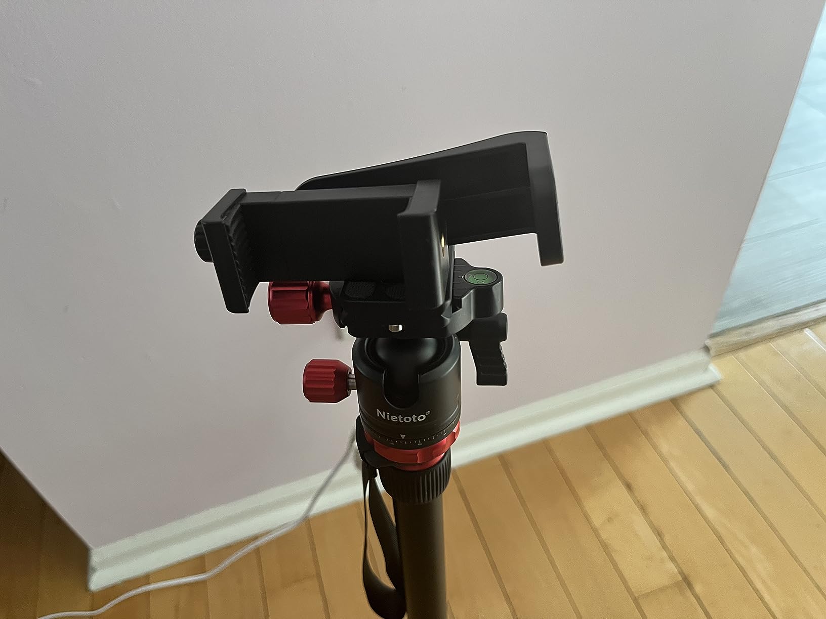 2 in 1 Camera Tripod & Hunting Stand Foldable, 68