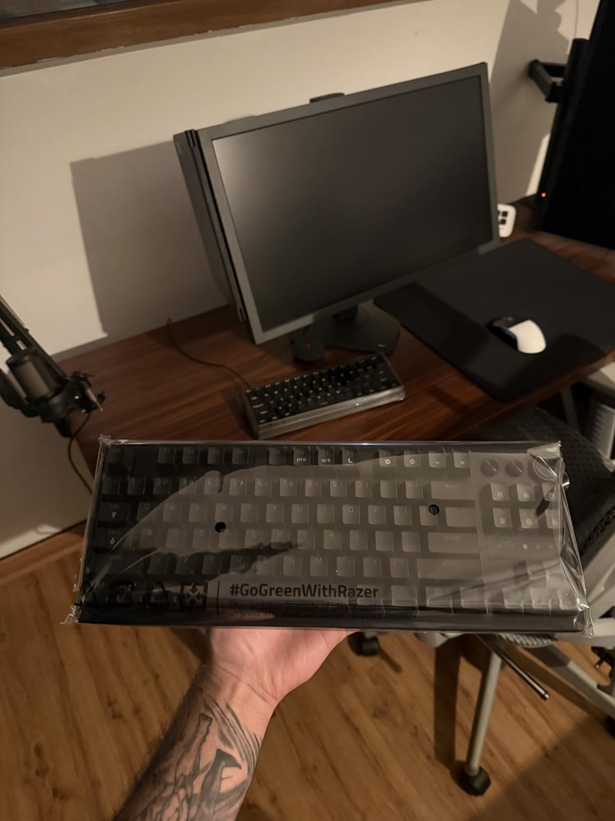 Razer Huntsman V3 Pro TKL Esports Gaming Keyboard, Black | Analog Optical Switches, Snap Tap, Rapid Trigger, Adjustable Actuation, Media Keys & Dial, Doubleshot PBT Keycaps, Wrist Rest customer photo 2