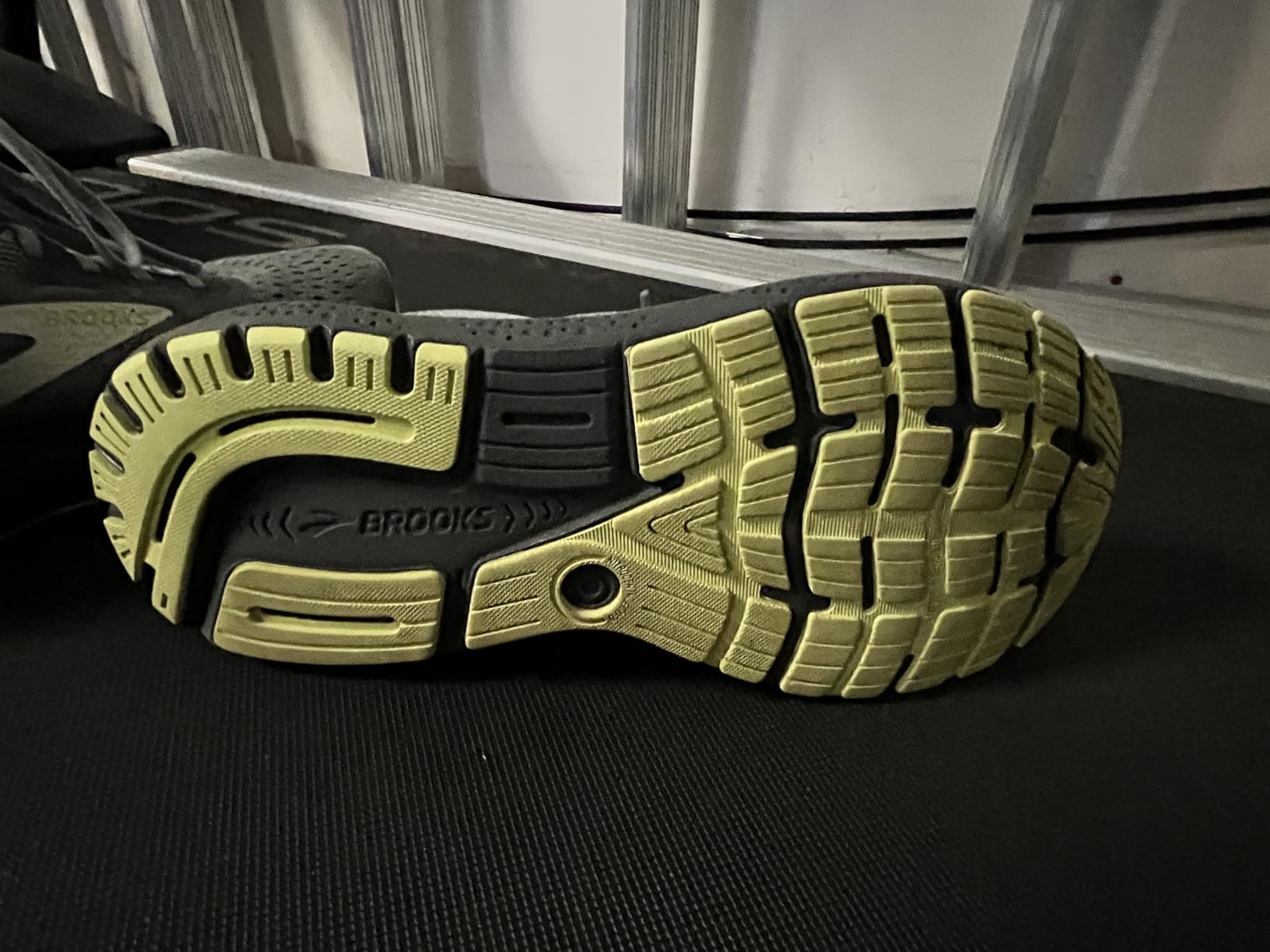 Men's Ghost 16 Neutral Running Shoe customer photo 1