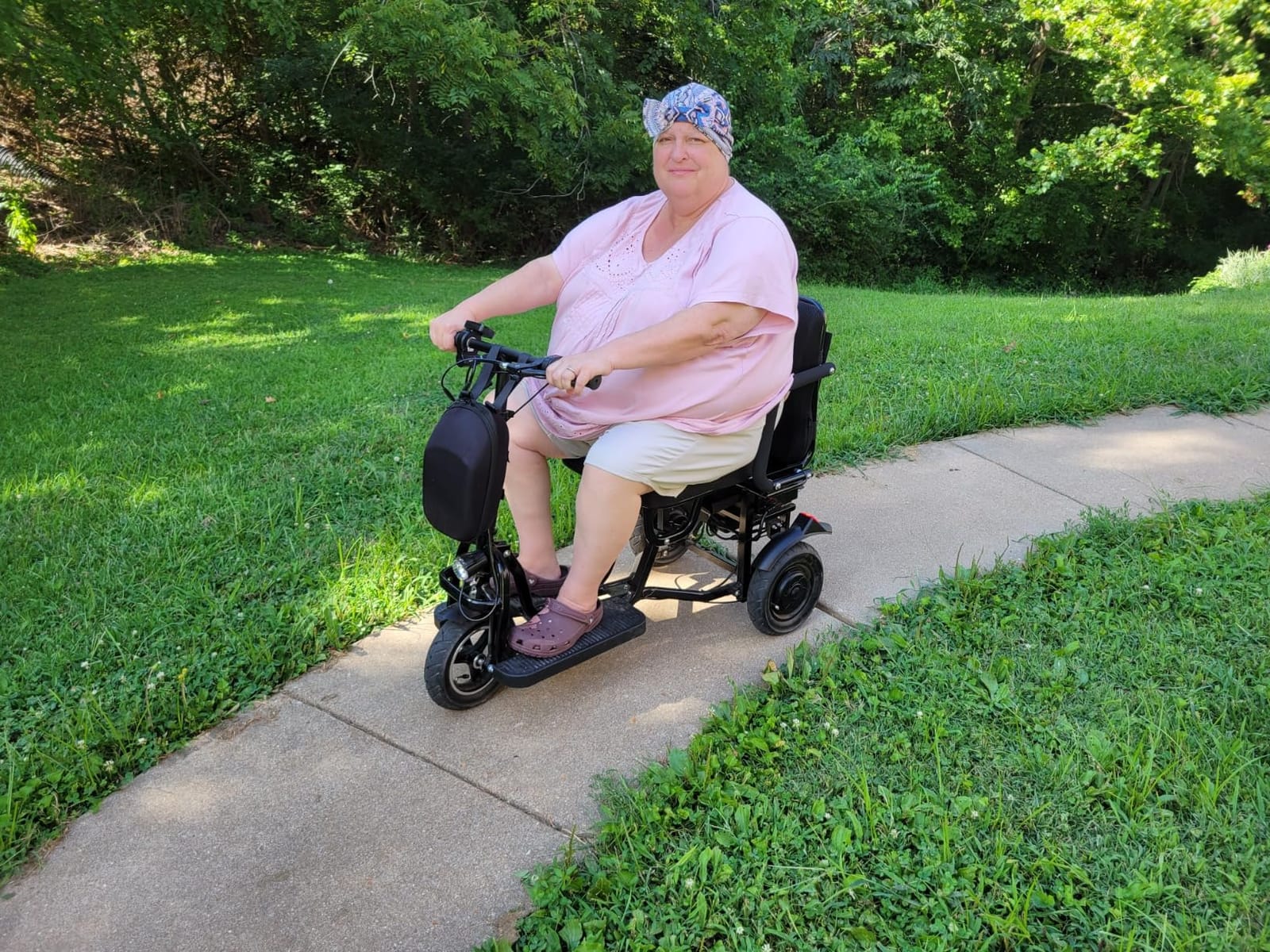 3-Wheel Foldable Mobility Scooter for Adults, 300 lb Capacity | Foldable lightweight scooter for adults and seniors with a 300 lb capacity, long-range lithium battery and front basket customer photo 1