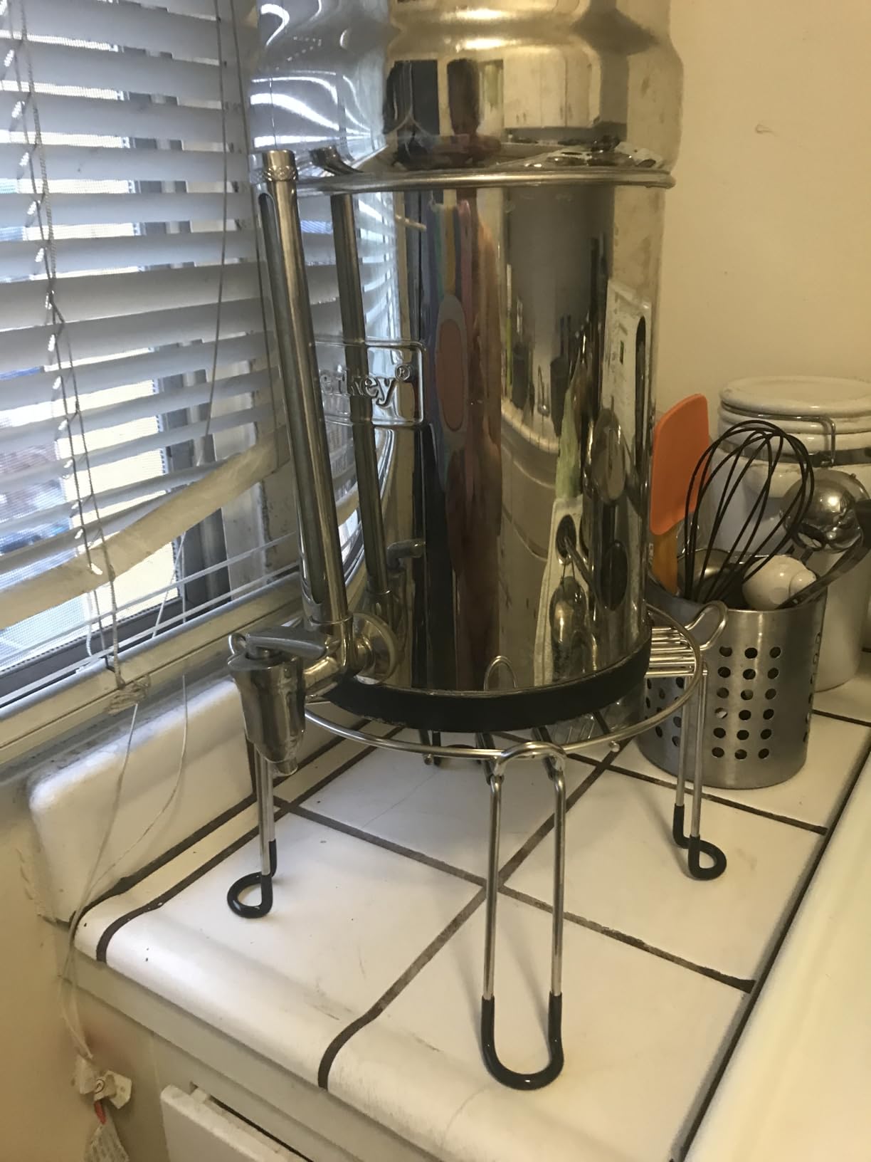 Water Filter Stand 6