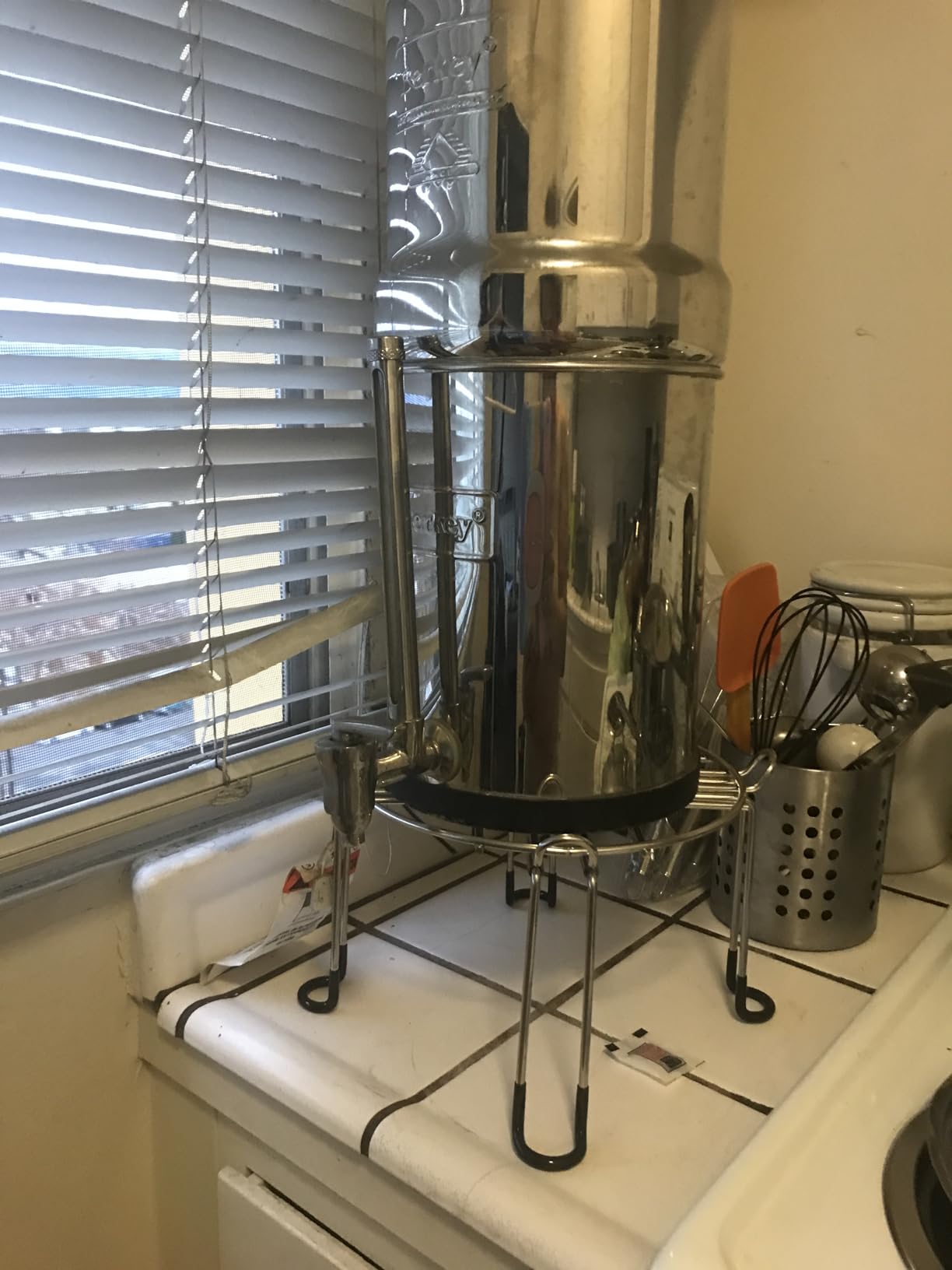 Water Filter Stand 6