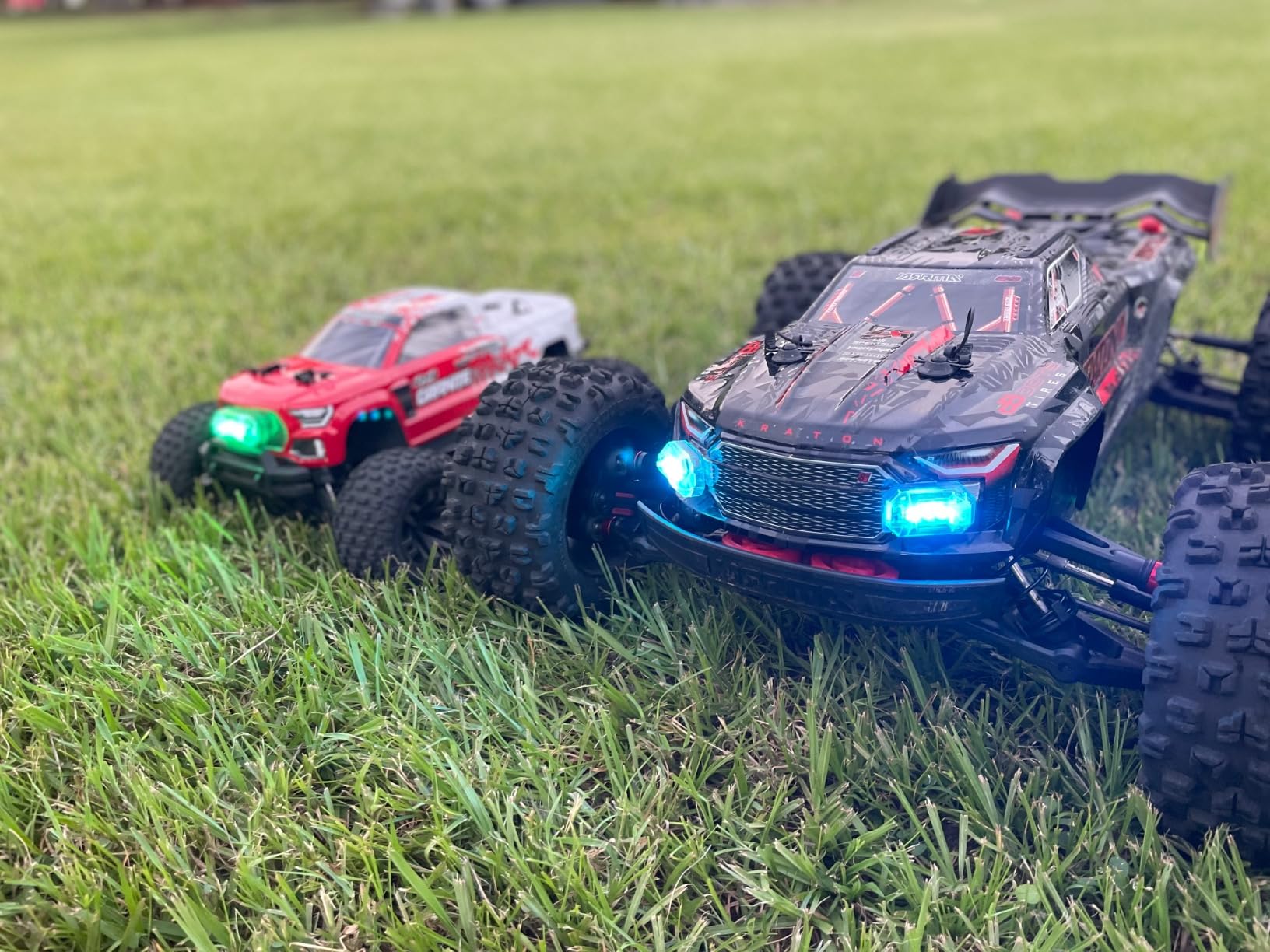 RC Truck KRATON 4X4 8S BLX 1/5 Speed Monster Truck Black, RTR (Transmitter and Receiver Included, Batteries and Charger Not Included), ARA5808V2T1 customer photo 1