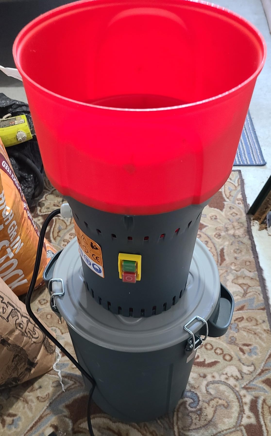 15.8 Gallon Electric Corn Grinder Mill for Chicken Feed, Grain Mill Grinder with 7 Screens, Heavy Duty Feed Grinder for Corn, Wheat, Rice, Soybeans, Livestock Feed, Farm & Homestead Use customer photo 1