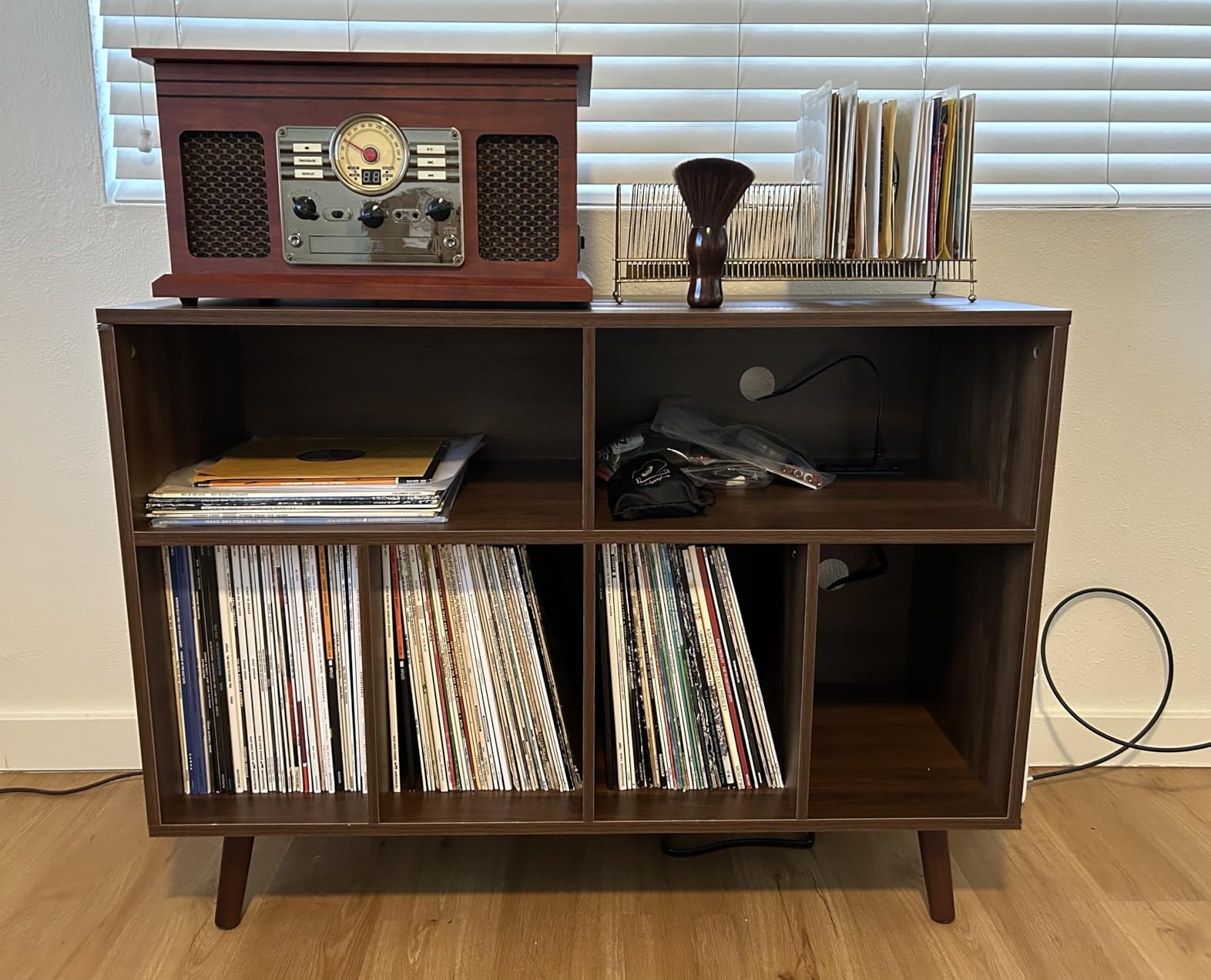 Cozy Castle Record Player Stand with Vinyl Storage Cabinet, Wood Turntable Table Open Shelf Holder Up to 350 Albums Cube Storage Organizer for Living Room, Office, Black customer photo 1