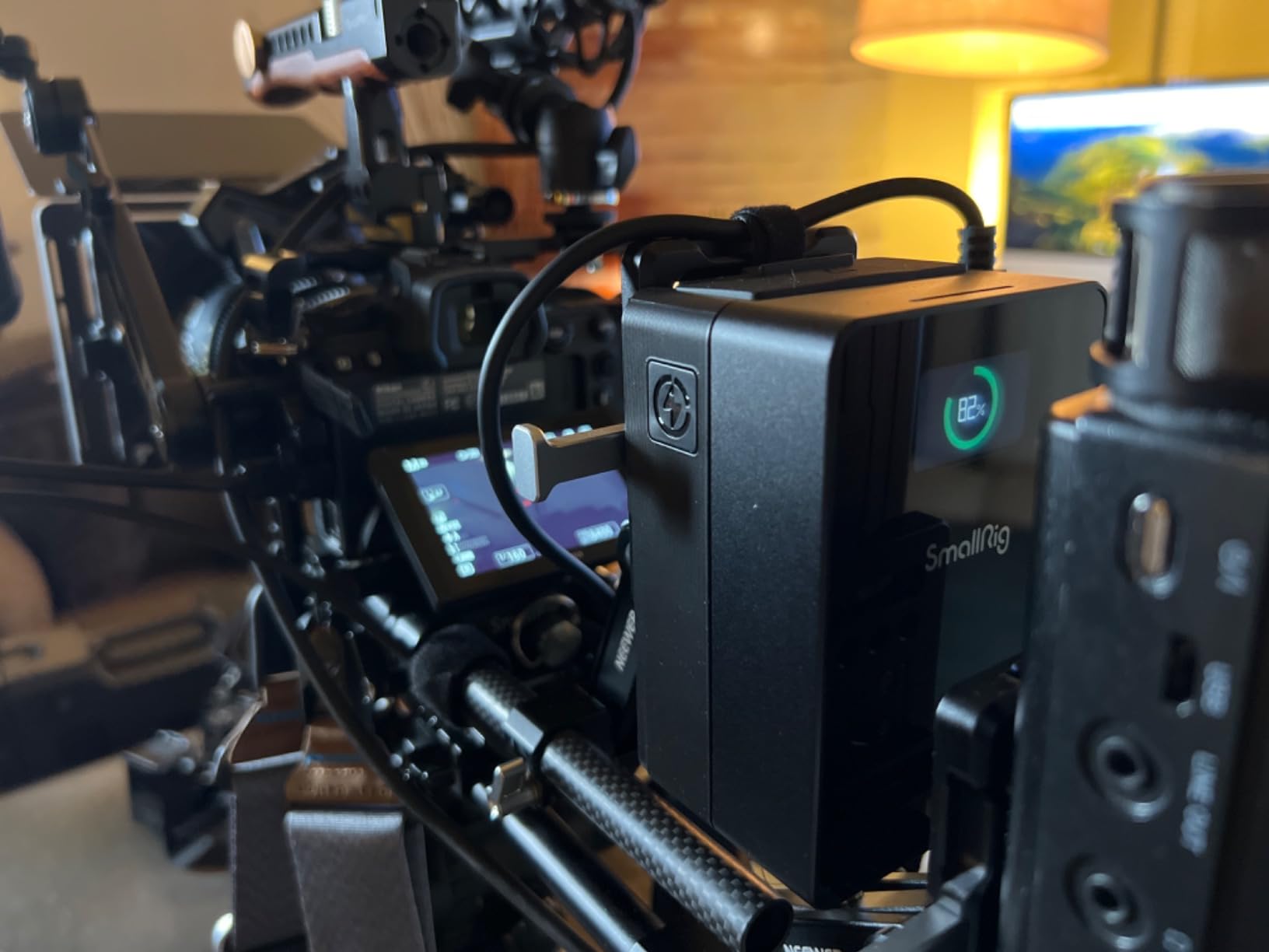 SMALLRIG V Mount Battery, 99Wh / 6800mAh V Mount Battery with 100W Output, 2.5H Full Charge, PD 3.0 Fast Charging, for Filmmakers, Cameras, Camcorders, Phones, Monitors, Video Lights customer photo 1