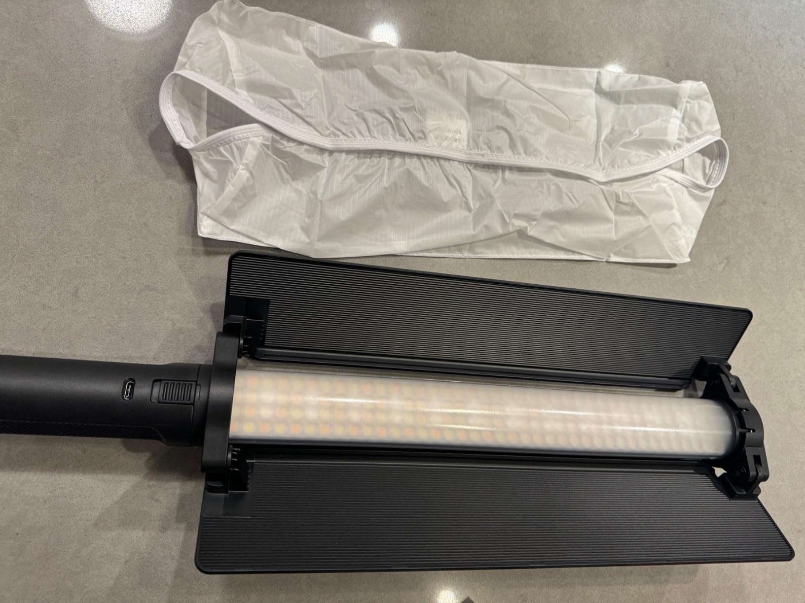 Godox LC500R Mini Handheld RGB Tube Light, 2500K-8500K RGB Stick Light with Barndoor&Soft Diffuseur, 20W 360° Full Color CRI 96+ 15 FX Effects LED Lighting Wand with APP Control customer photo 1