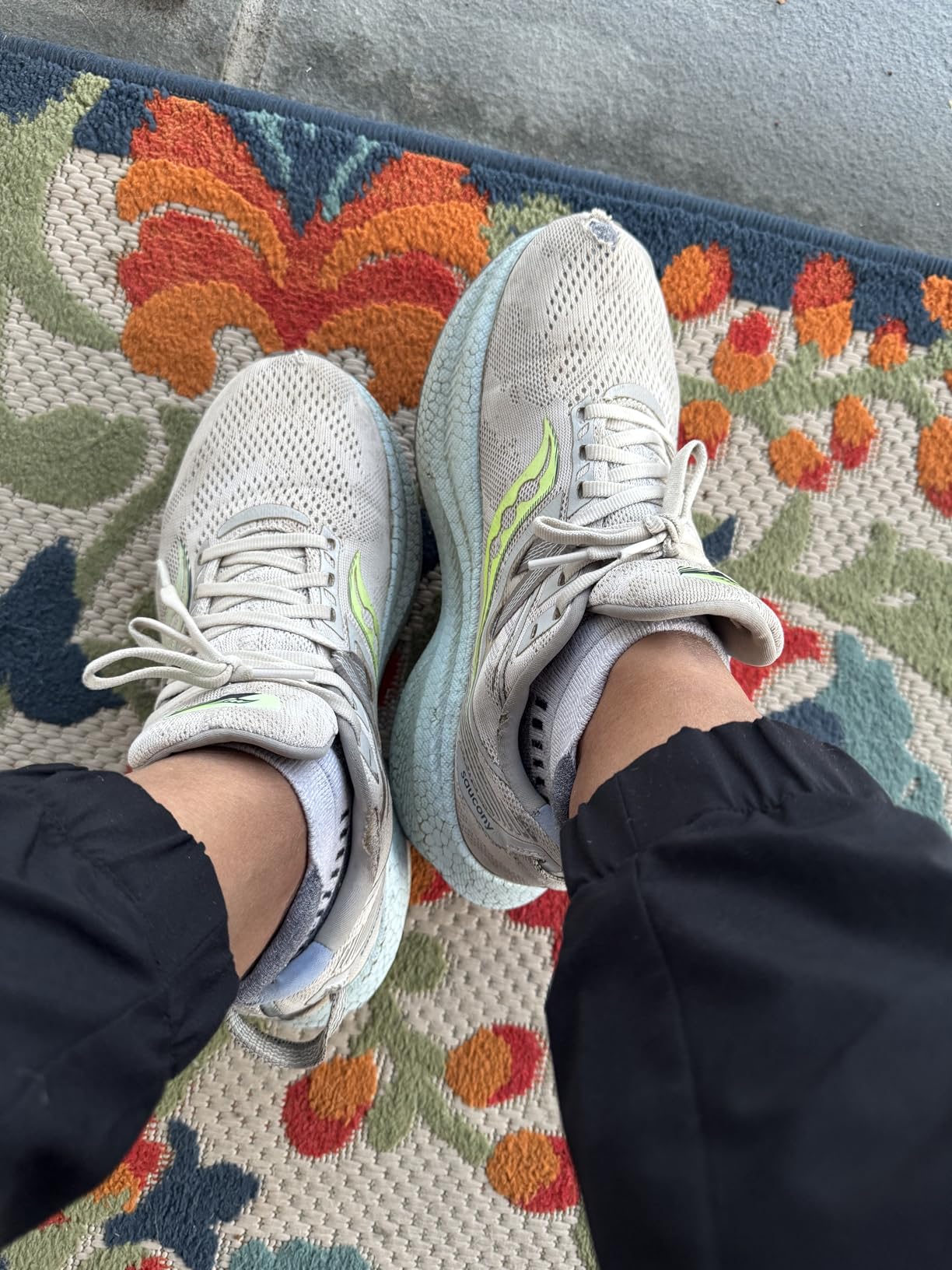 Saucony Women's Hurricane 24 Sneaker customer photo 1