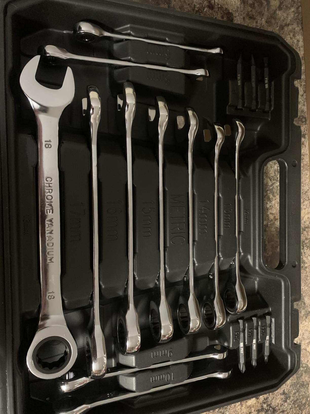 ELEAD 33-Piece Combination Ratchet Wrench Set | SAE & Metric Sizes (1/4