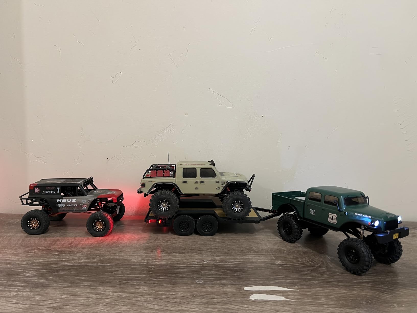 Axial SCX24 Flat Bed Vehicle Trailer with LED Taillights: 1/24th, AXI00009 customer photo 1