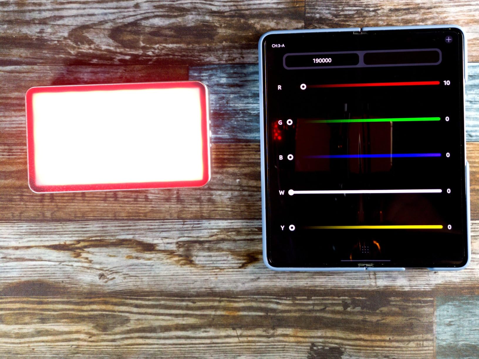 6000mAh On Camera LED Light, APP Control RGB Video Light, All Metal RGB Portable LED Photography Lighting, Led Camera Light Panel for Video Recording (Retro 08X) customer photo 1