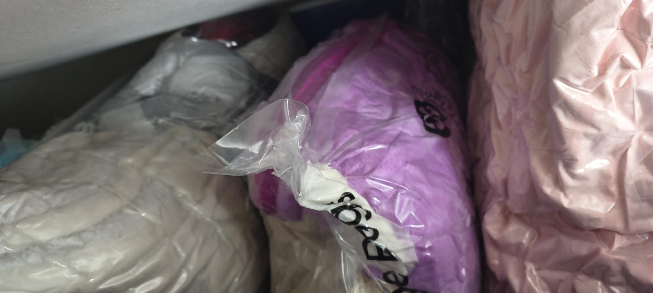 GONGSHI Vacuum Seal Bags for Clothing Travel & Home Storage, Travel Vacuum Bags with Pump,Space Saver for Blankets, Comforters, Pillows, Clothes,24 Combo with Electric Pump customer photo 2