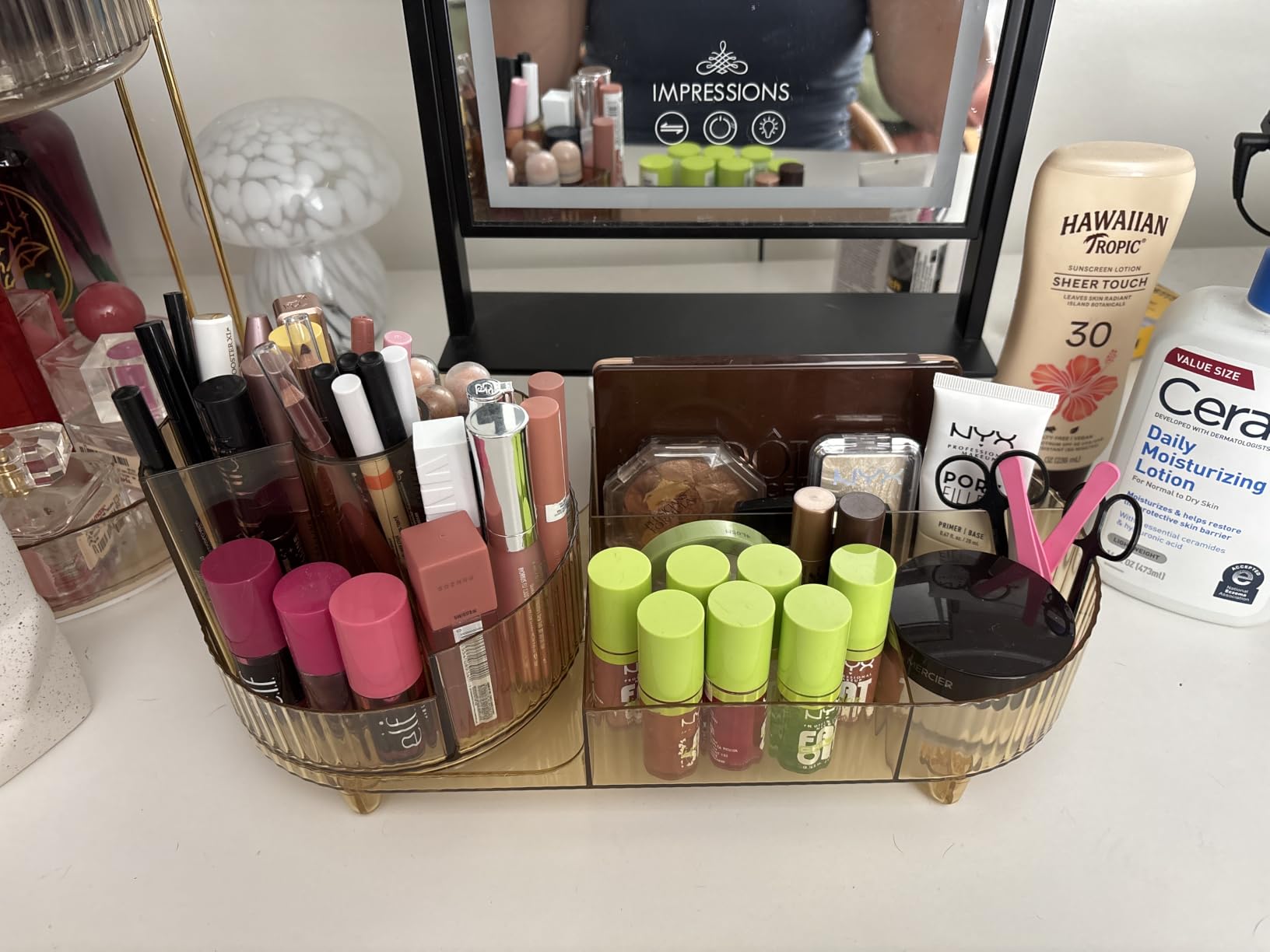 Booklov Rotating Makeup Organizer for Vanity Countertop, Clear customer photo 2