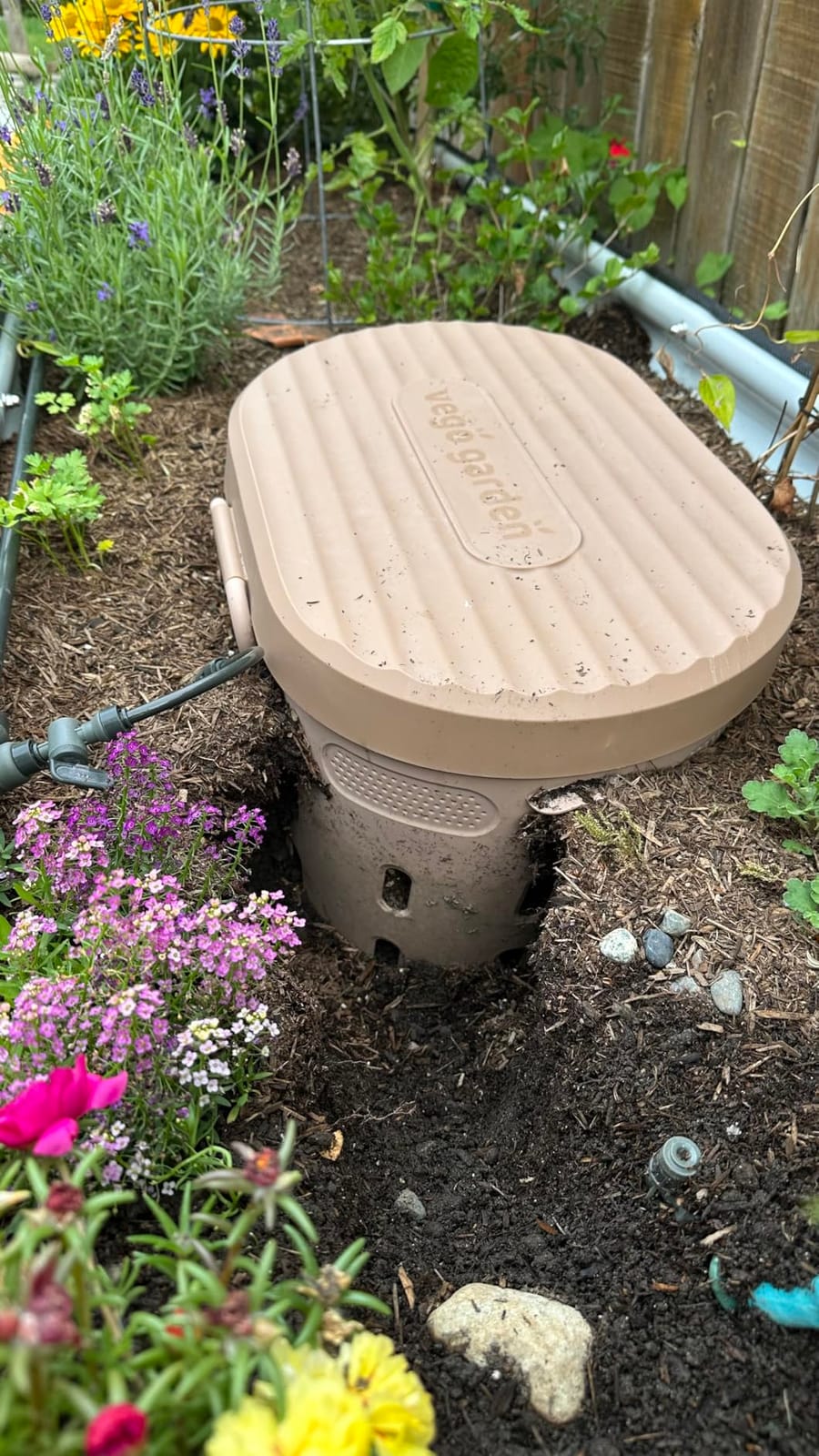 Vego Garden In-Ground Worm Composter Outdoor Farm Compost Bin 7 Gallons BPA-Free Composting System for Raised Garden Beds, Sage Green customer photo 1