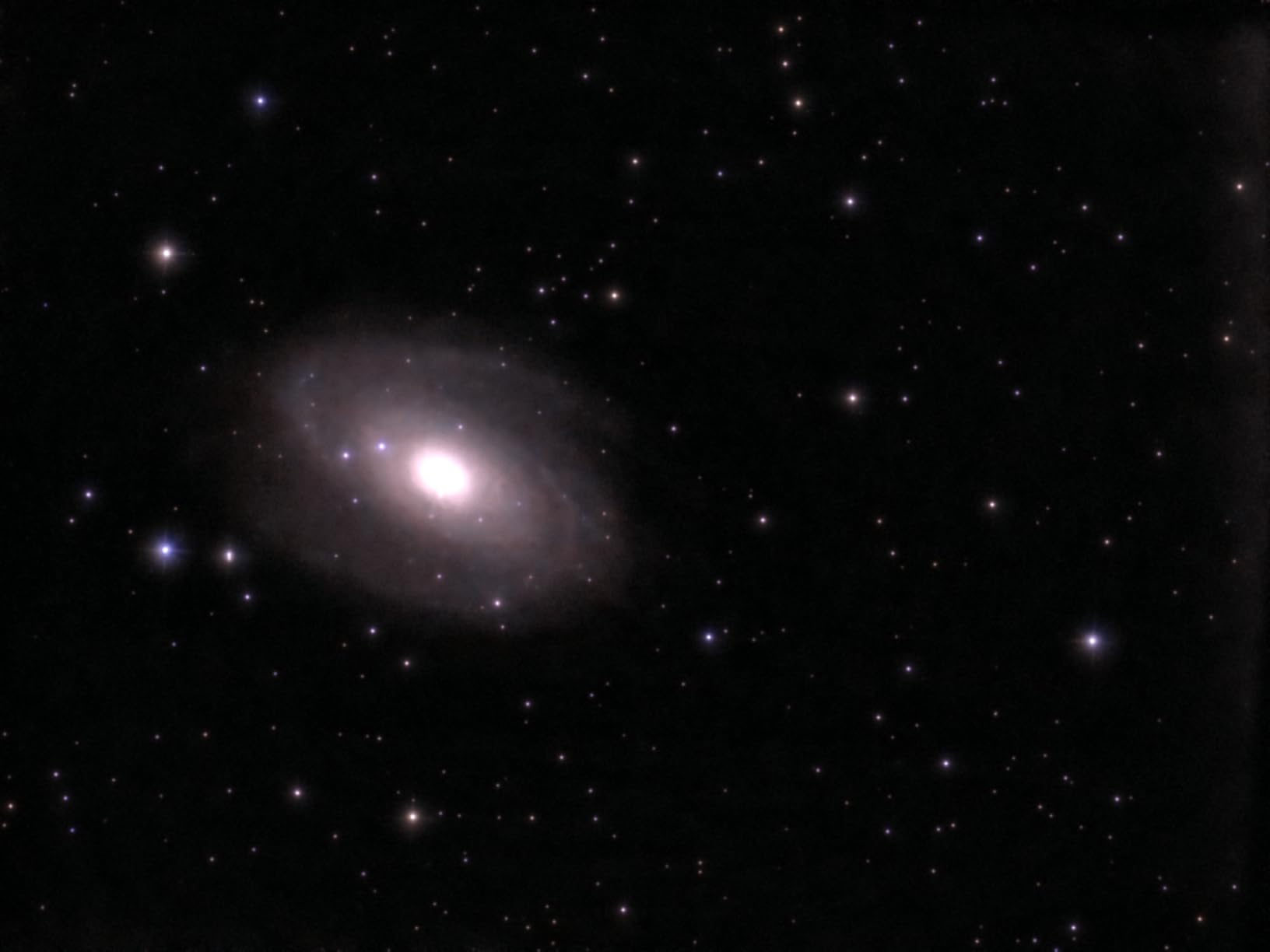 Odyssey PRO - UNISTELLAR Smart Telescope (with Eyepiece), 85mm f/3.9 (320mm) Digital & Computerized, App-Controlled Motorized Alt-Az, Enhanced Vision, RAW/FITS Export, 64GB, 5h Battery (Black) customer photo 2