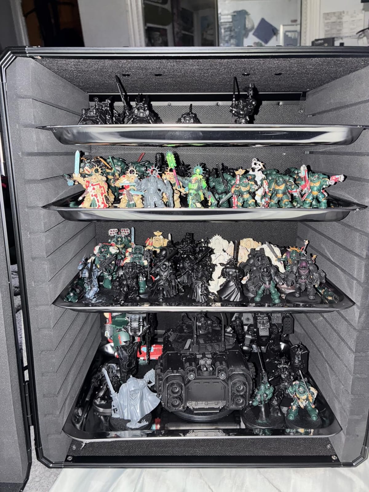 Miniatures Storage Case Miniatures Transport Case Aluminum Alloy Frame with Lock (X-Large Size) customer photo 1