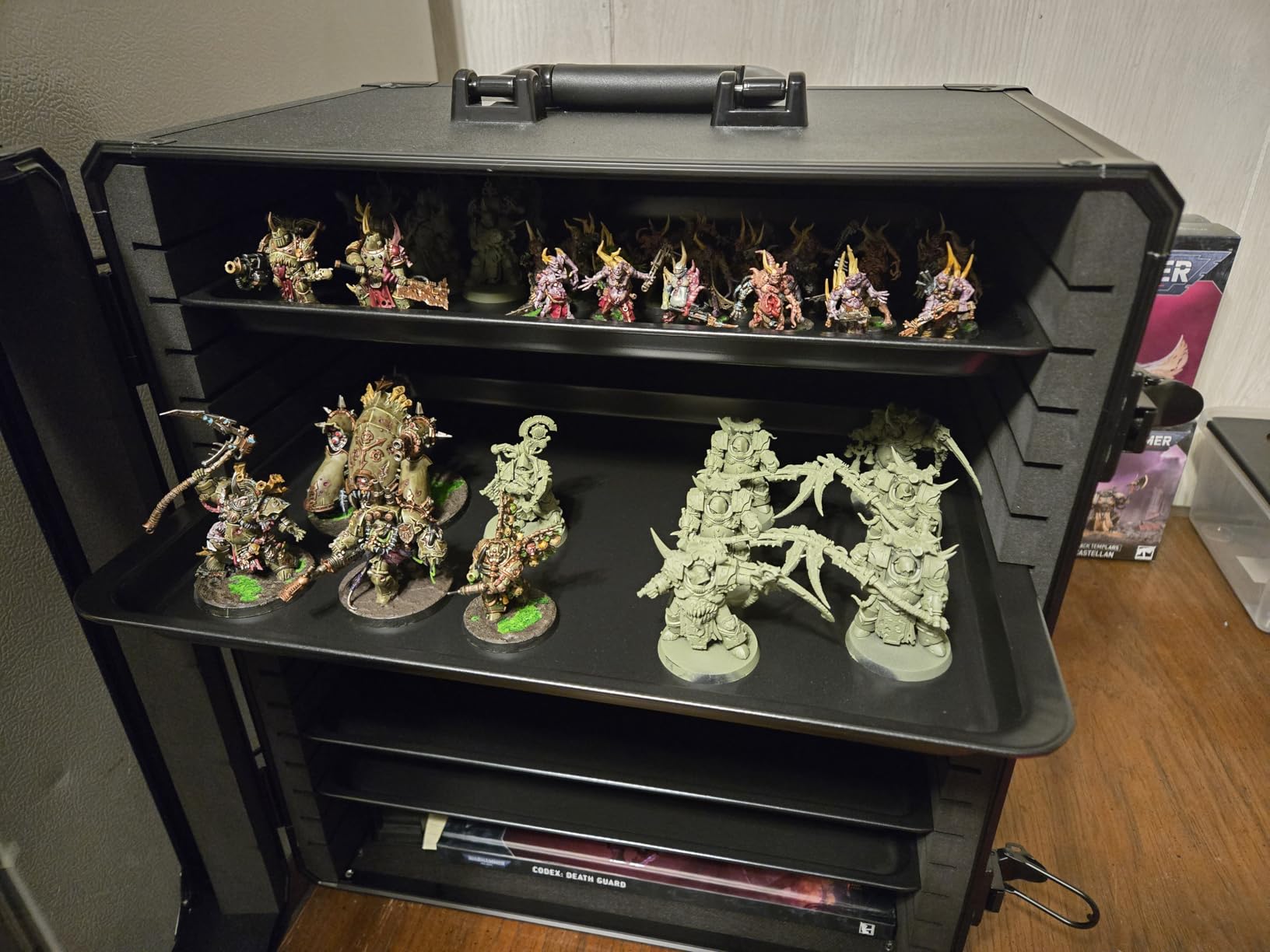 Miniatures Storage Case Miniatures Transport Case Aluminum Alloy Frame with Lock (X-Large Size) customer photo 2
