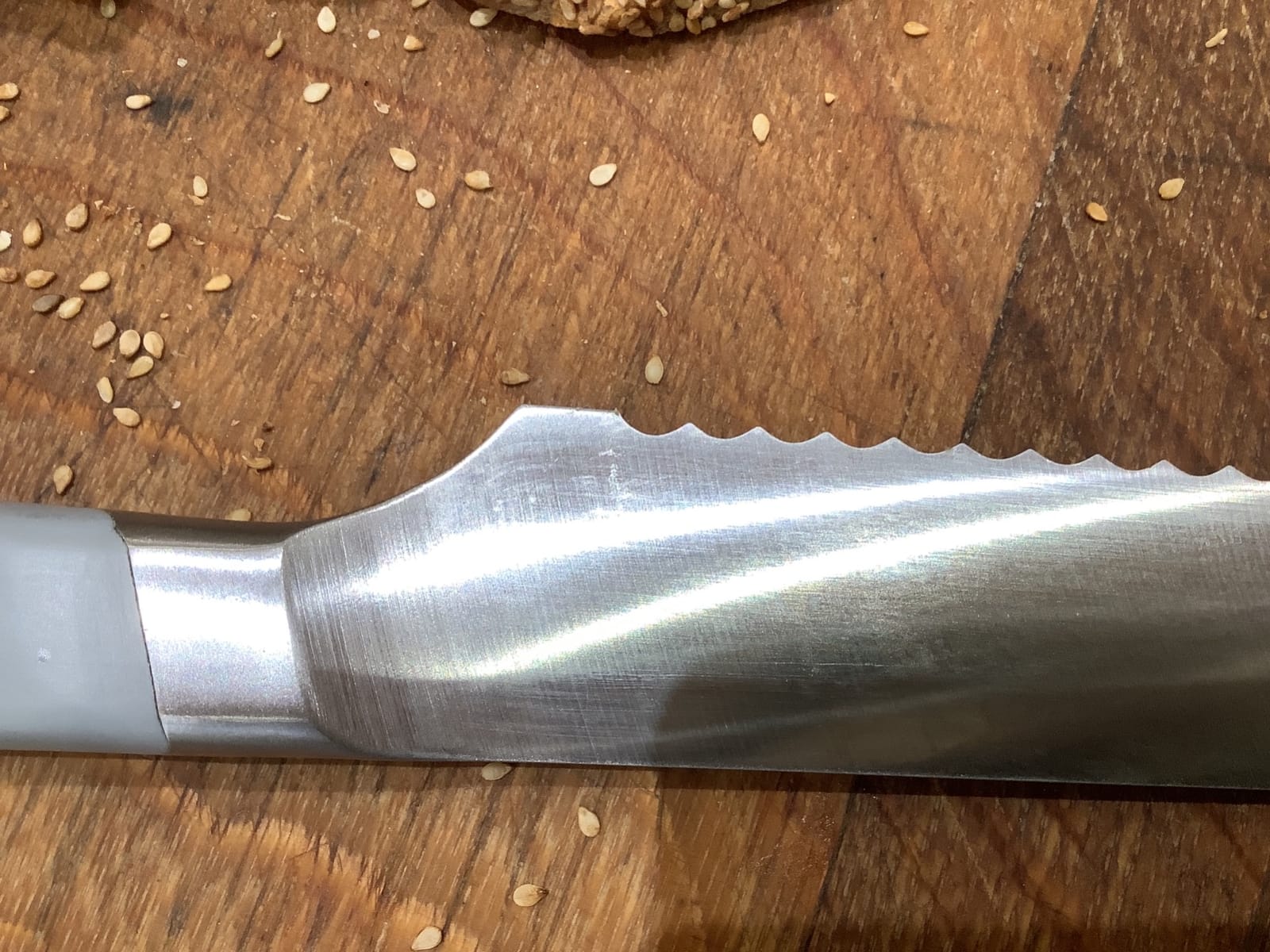 Misen Serrated Bread Knife - High-Carbon Japanese AUS8 Steel - Perfect for Soft Foods, Bread, Pastries, and Fruits - Versatile Slicer, Razor-Sharp Edge, Durable Blade, Ergonomic Handle - 5