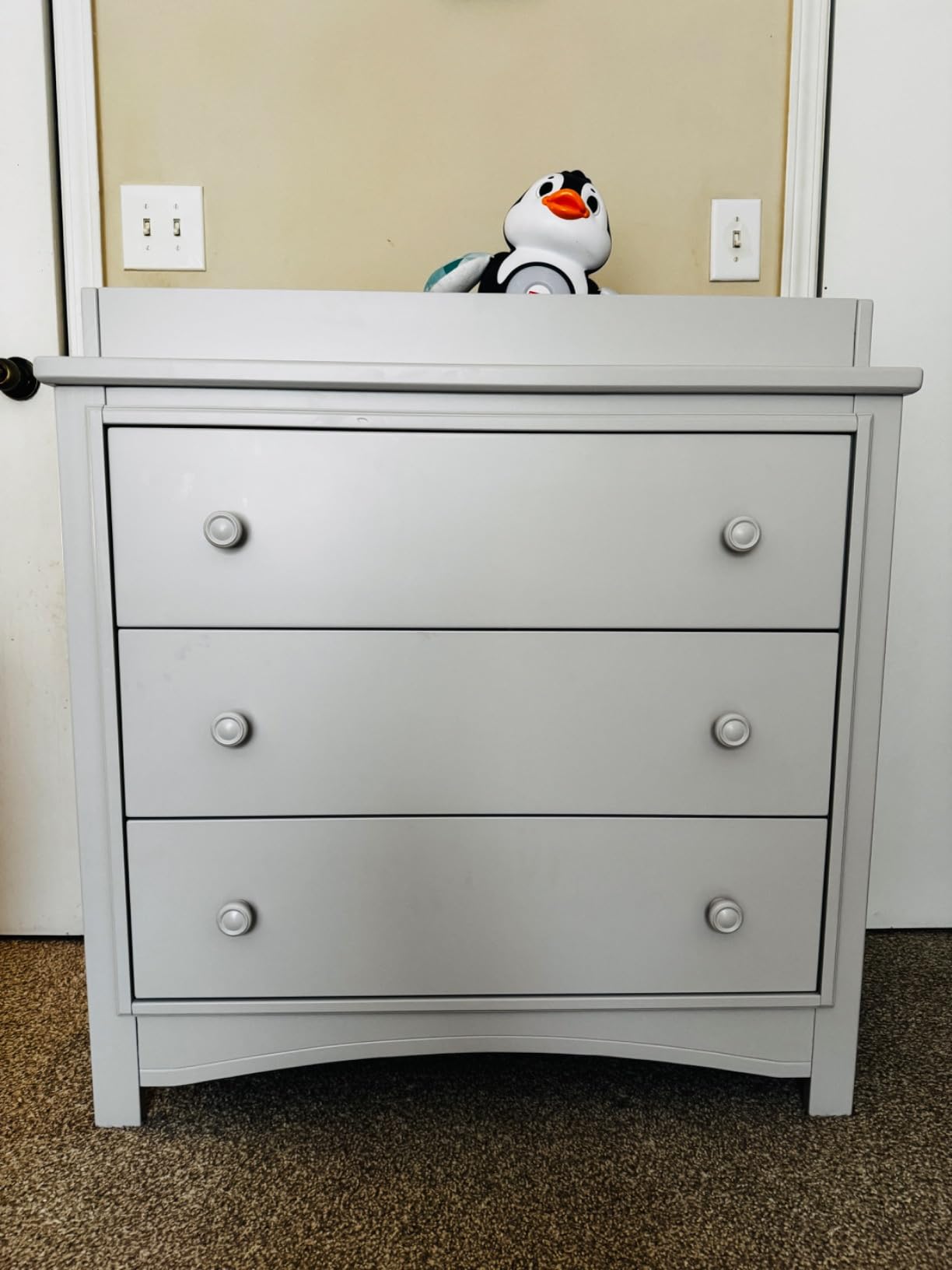 Delta Children Perry 3 Drawer Dresser with Changing Top and Interlocking Drawers, Walnut Espresso customer photo 2