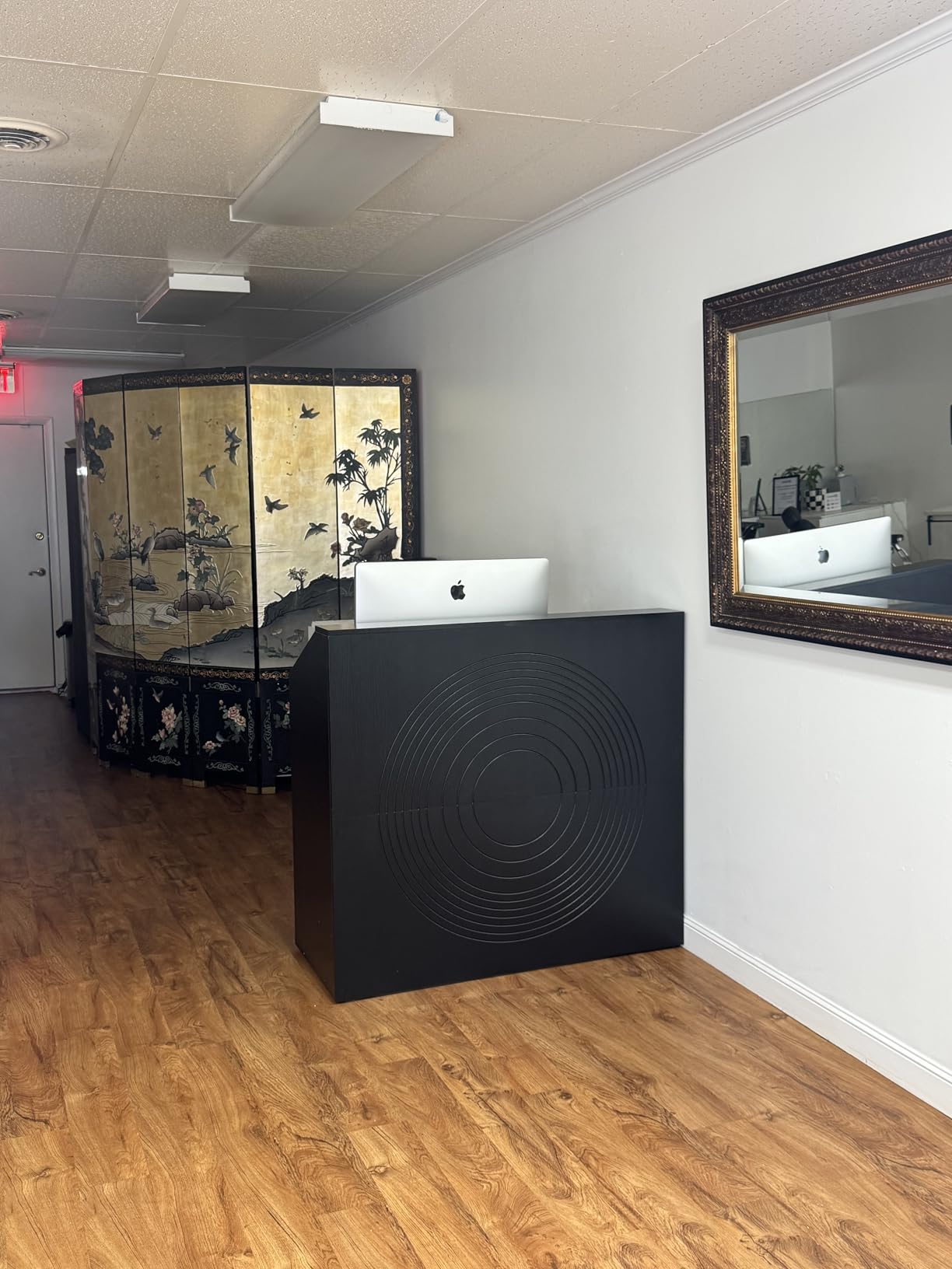 Tribesigns Reception Desk with Counter, Modern Front Desk Reception Room Table with Cable Grommet, 47 inch Retail Counter for Checkout, Lobby, Beauty Salon, Home Office Desk, Black customer photo 2